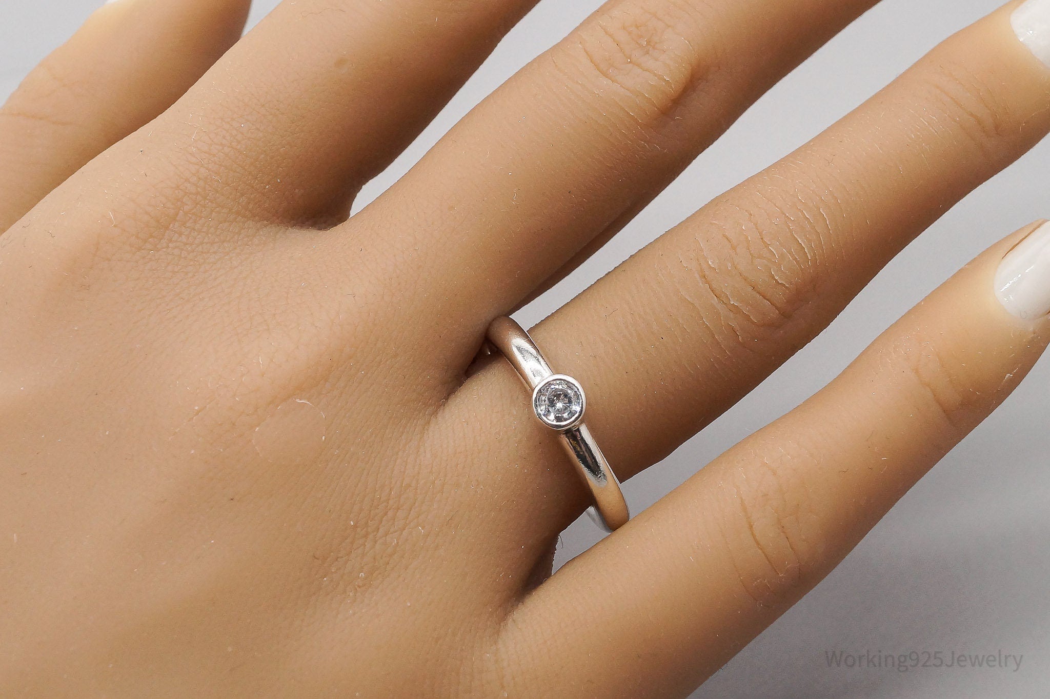 Vintage Cubic Zirconia Silver Rounded Band Ring - Size 6.5