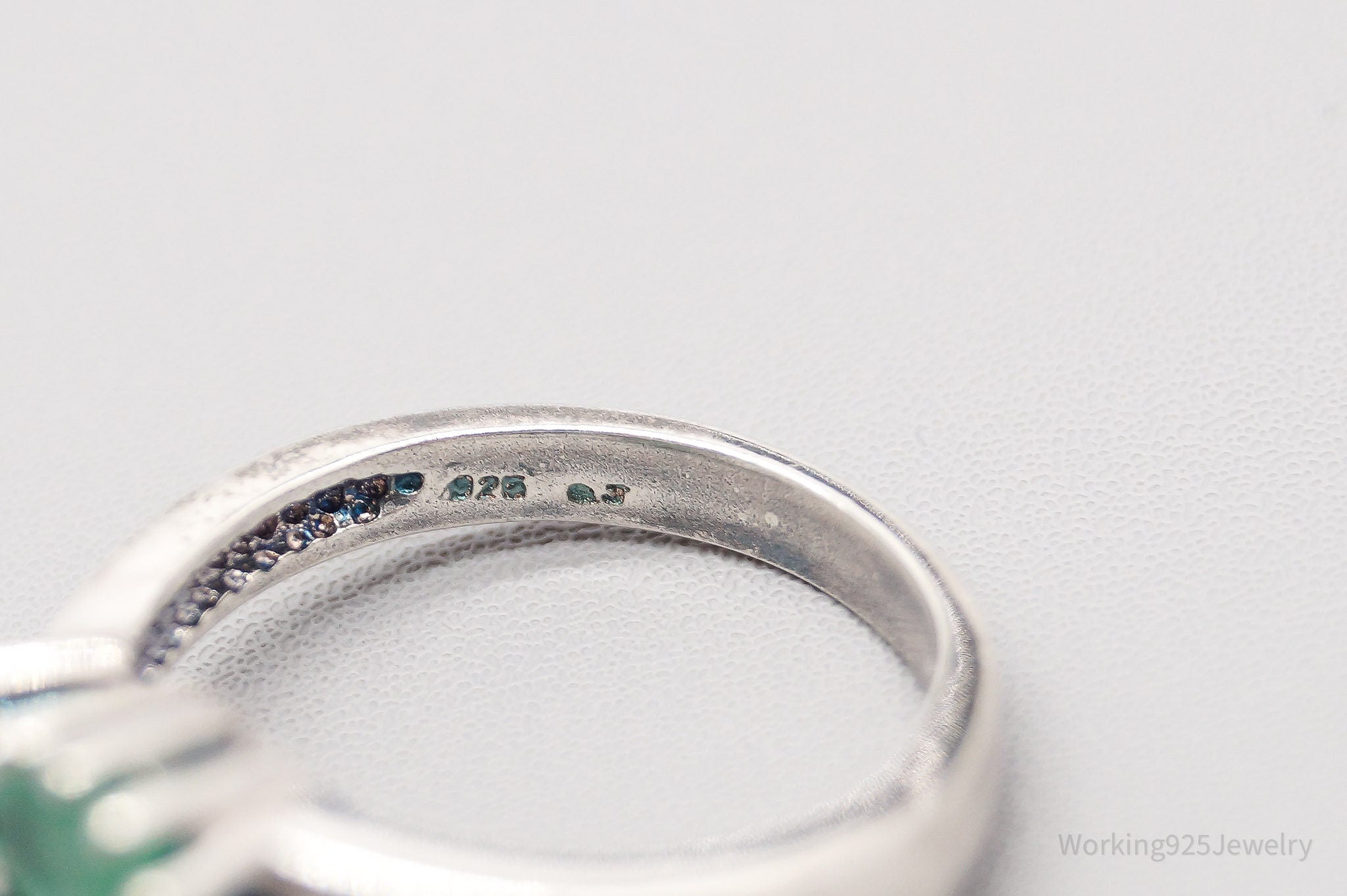 Vintage Emerald Sterling Silver Ring - Size 6.75