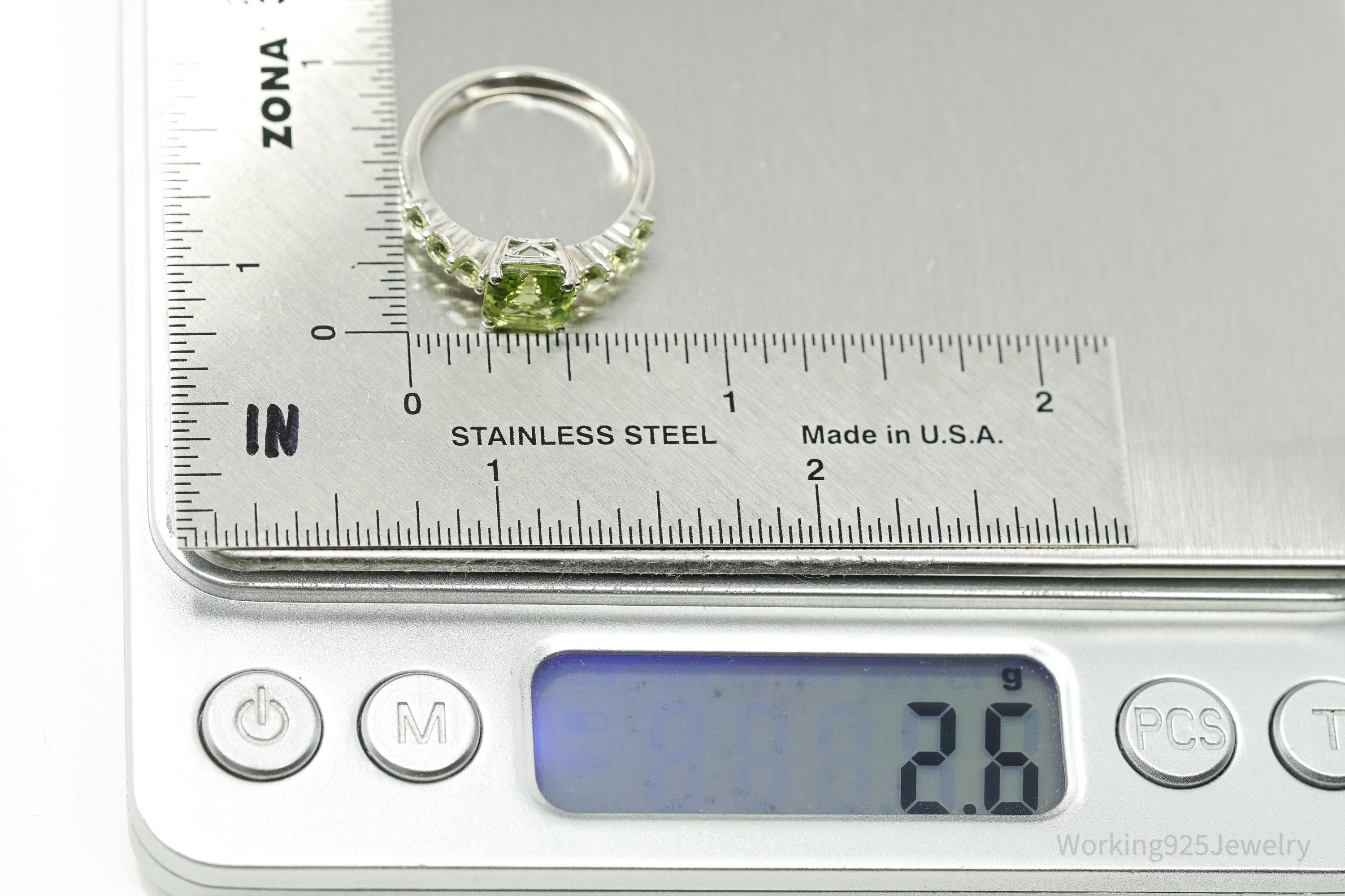 Vintage Green Peridot Sterling Silver Ring - Size 7
