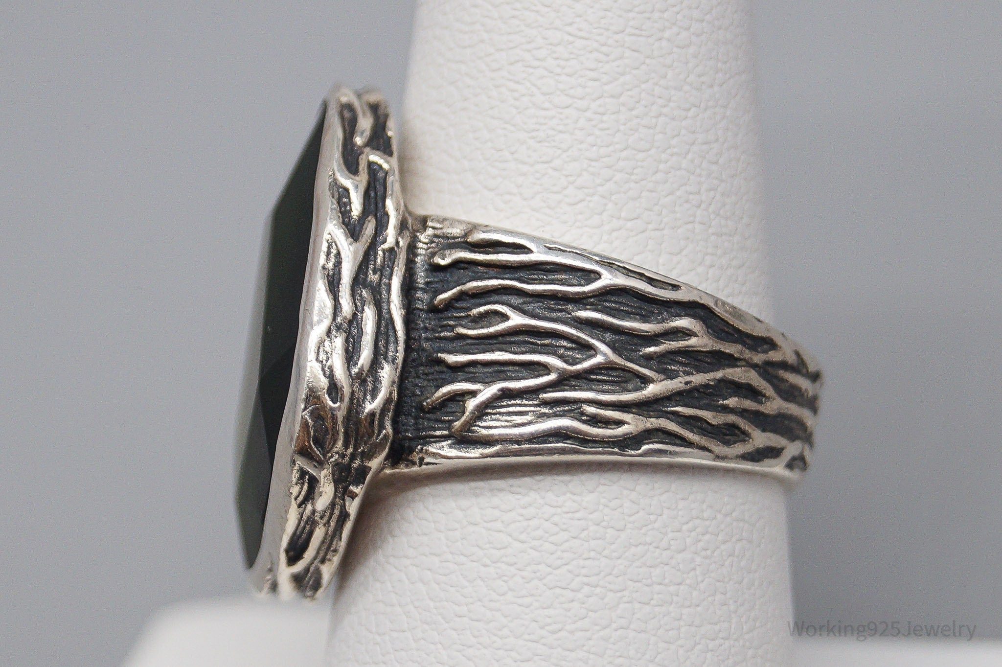 Retired Silpada Green Glass Sterling Silver Ring - Size 8.25