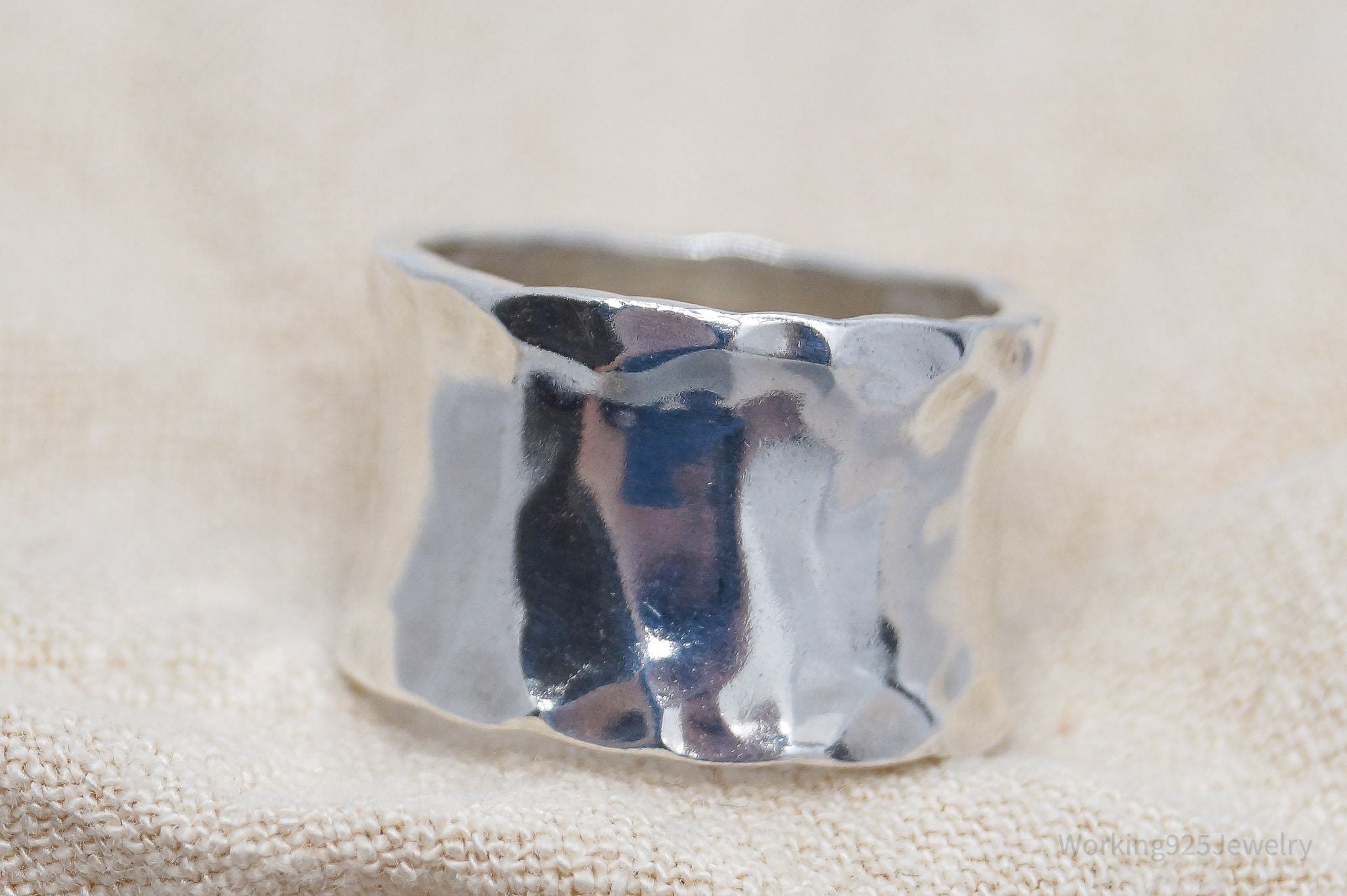 Vintage Hammered Style Sterling Silver Band Ring - Size 7.5
