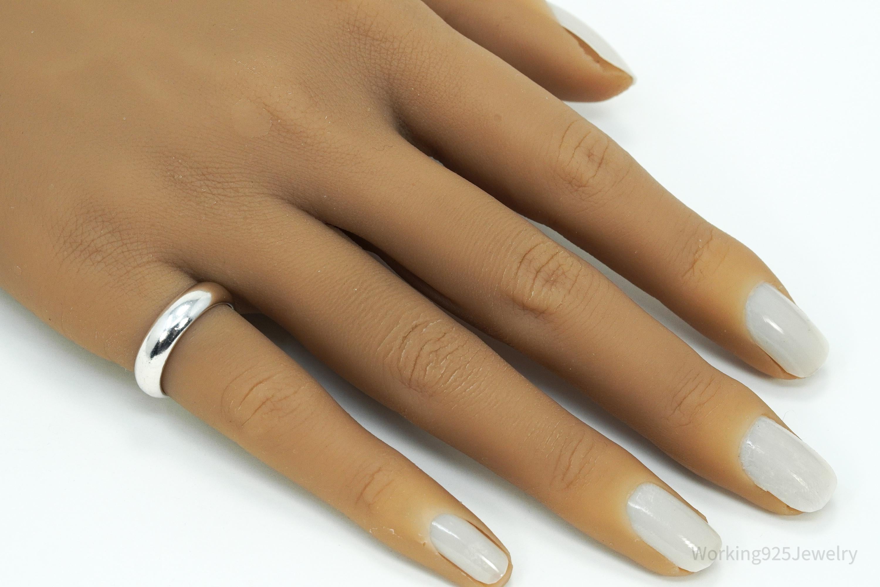 Vintage Sleek Sterling Silver Band Ring - Size 5.5