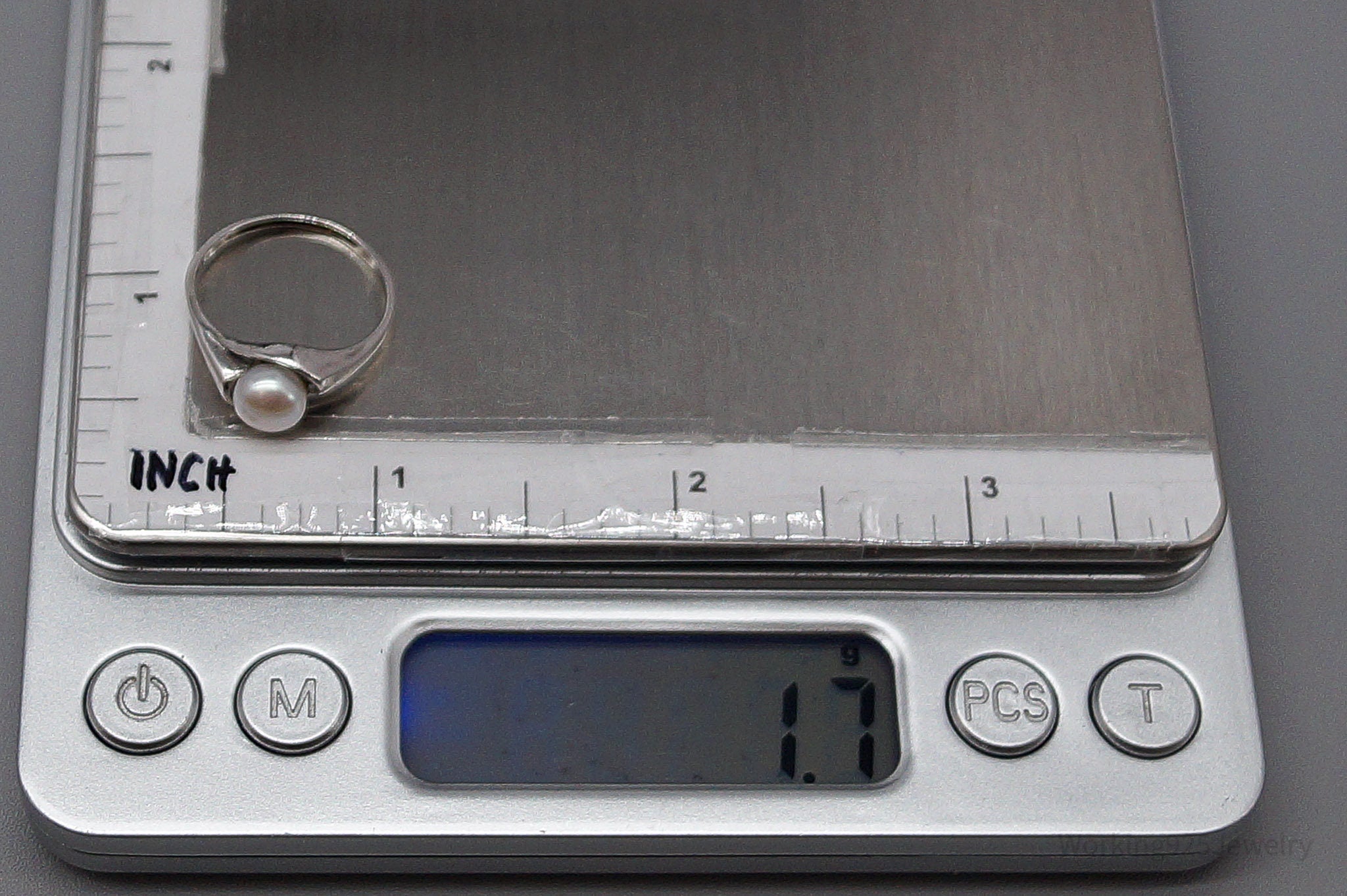 Vintage White Pearl Sterling Silver Ring - Size 5.75