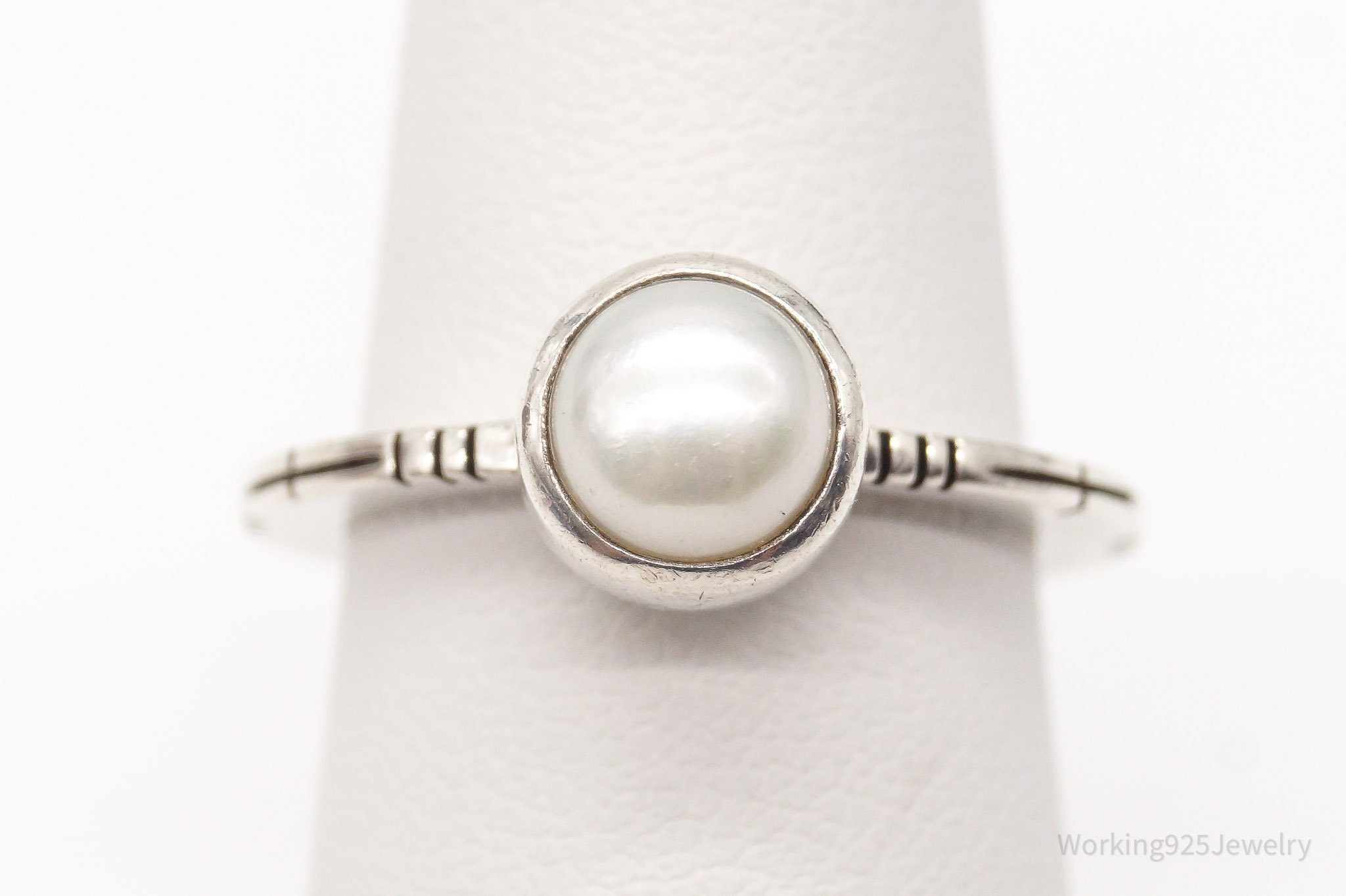 Vintage Pearl Silver Modernist Ring - Size 6.75