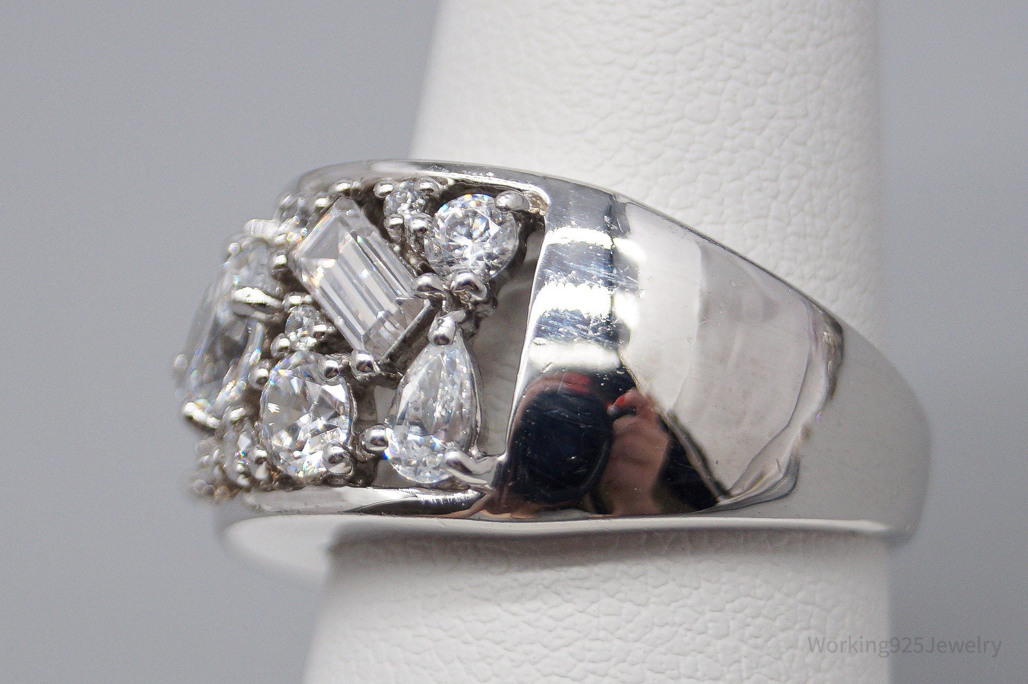 Vintage Cubic Zirconia Sterling Silver Band Ring - Size 7.75