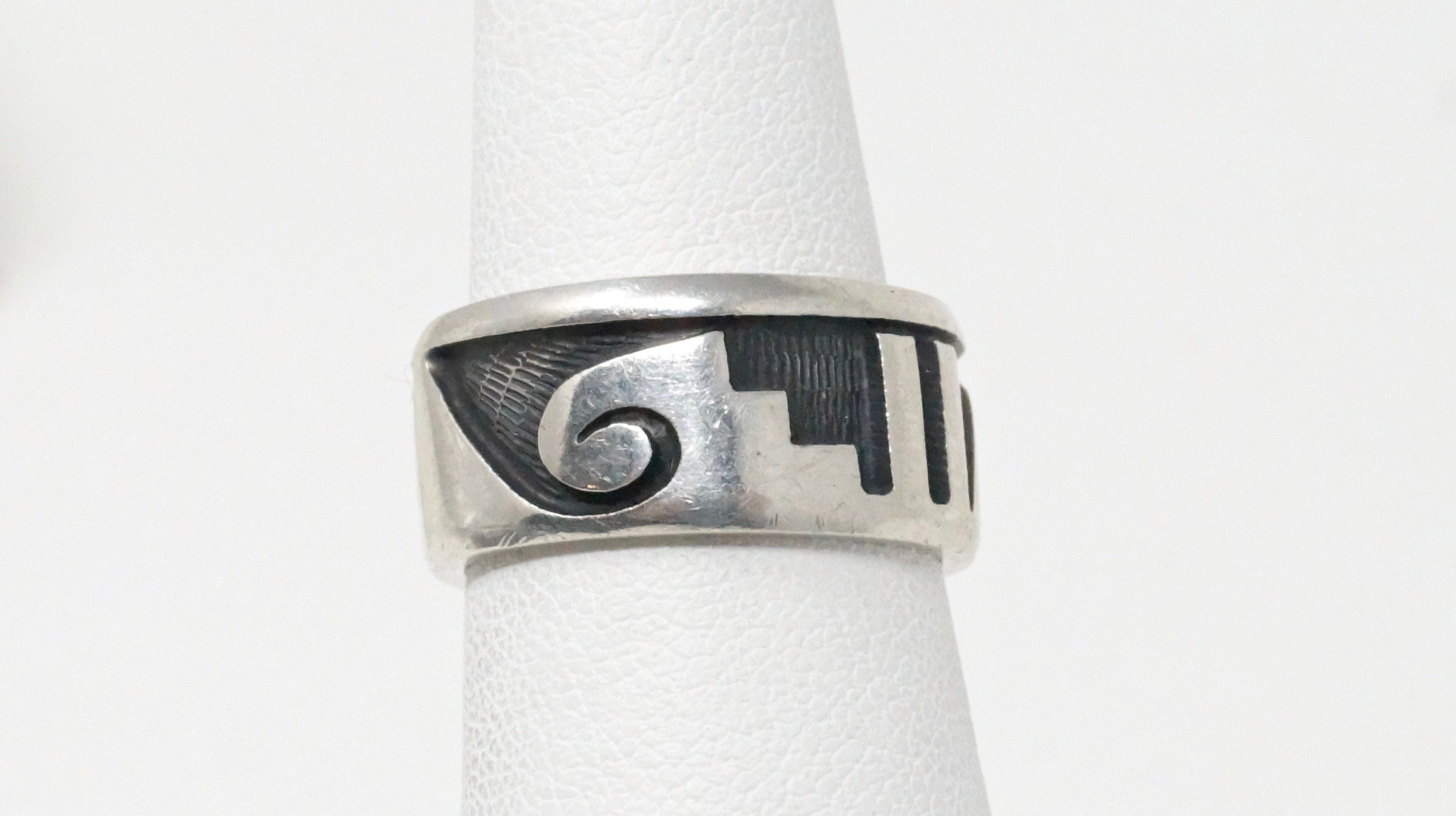 Vintage Signed Native American Etched Symbols Sterling Silver Band Ring - Size 6.25