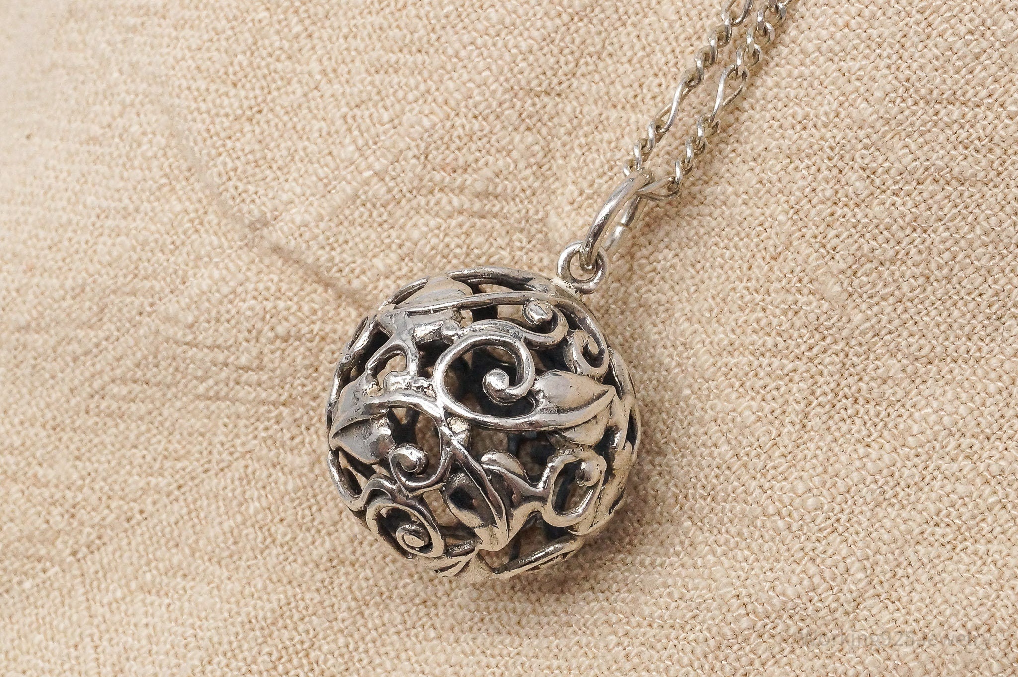 Vintage Ivy Wrapped Ball Sterling Silver Necklace 20"