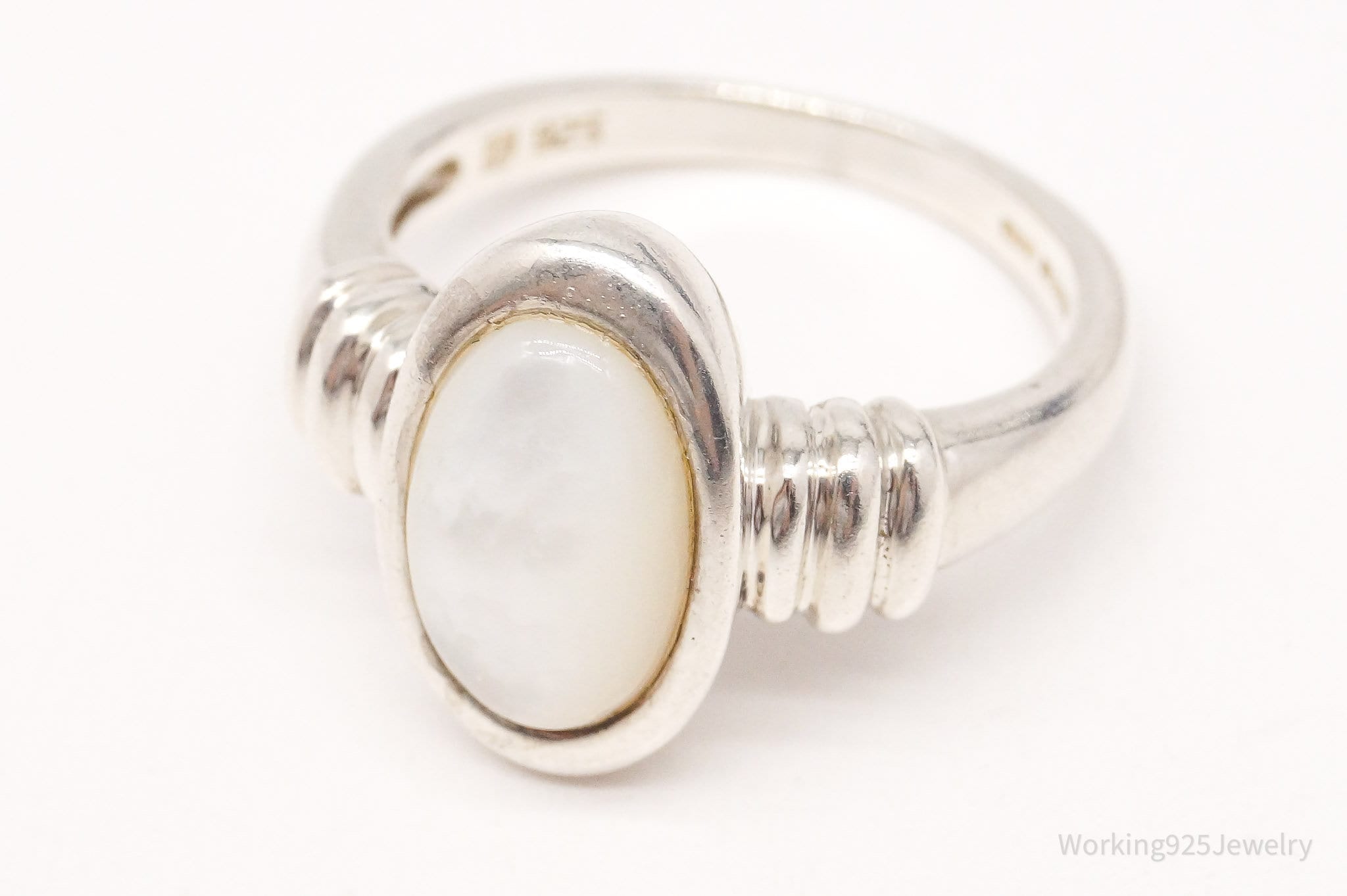 Vintage Mother Of Pearl Sterling Silver Ring - Size 8.75