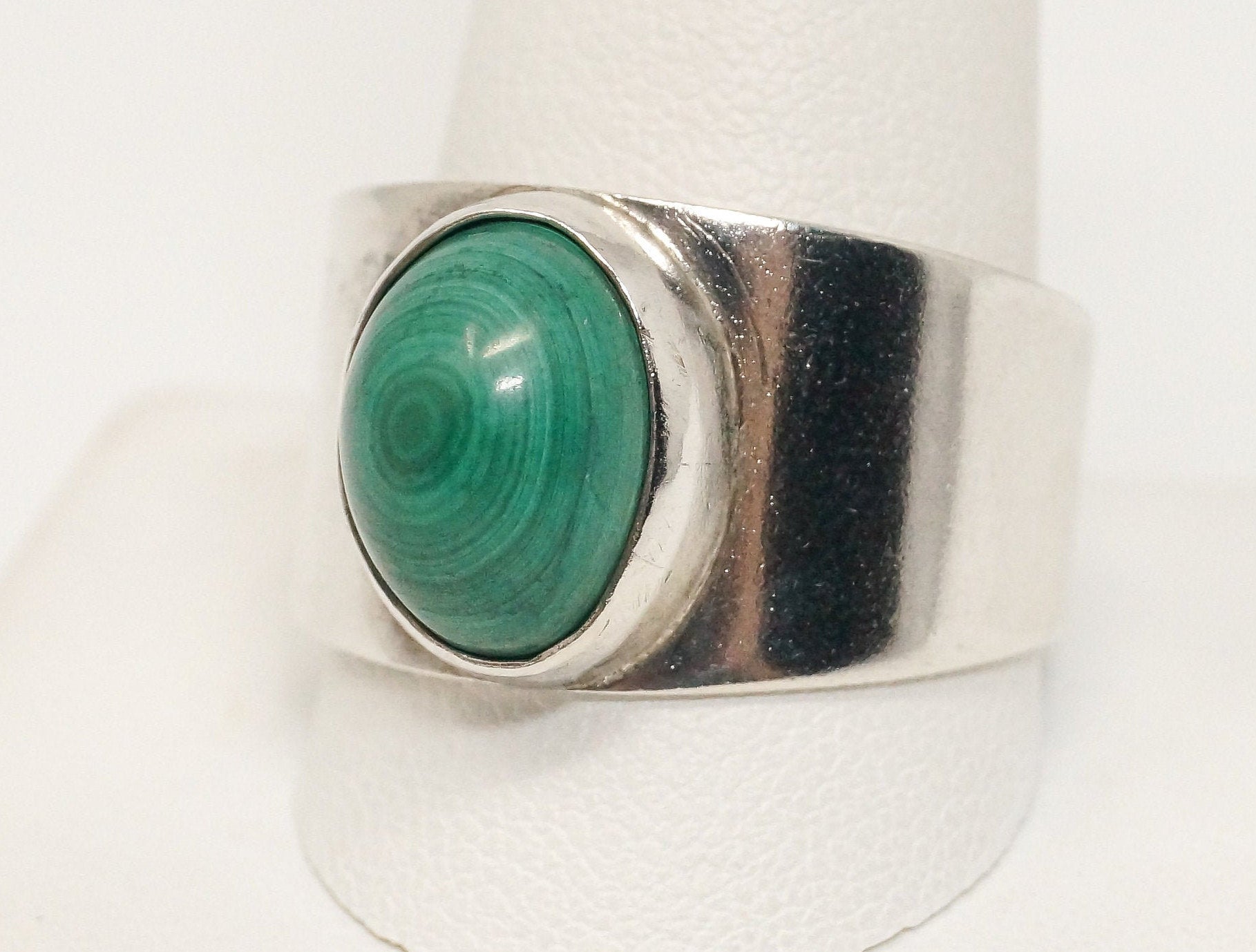 Vintage Native American Malachite Unsigned Sterling Silver Ring - Sz 12.75