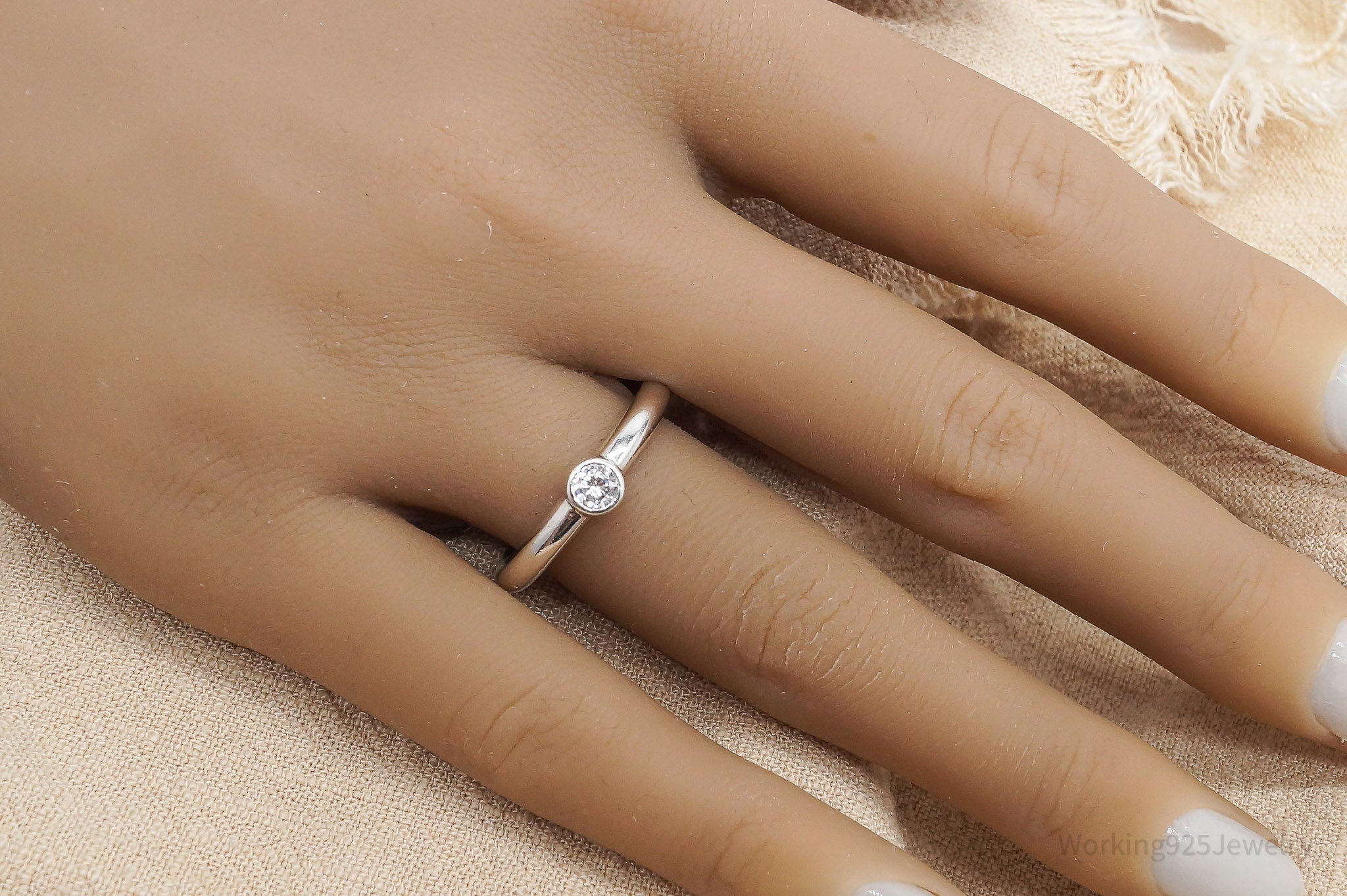 Vintage Cubic Zirconia Silver Rounded Band Ring - Size 6.5