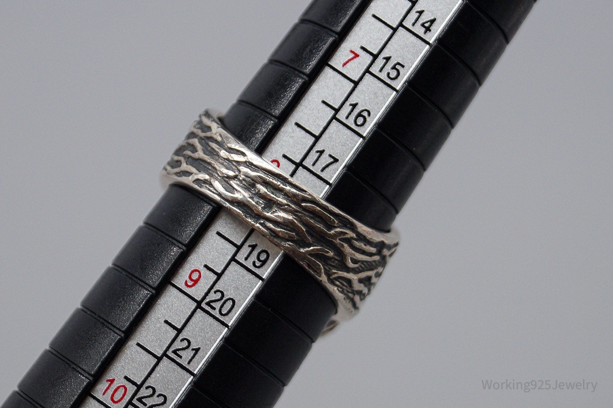 Retired Silpada Green Glass Sterling Silver Ring - Size 8.25