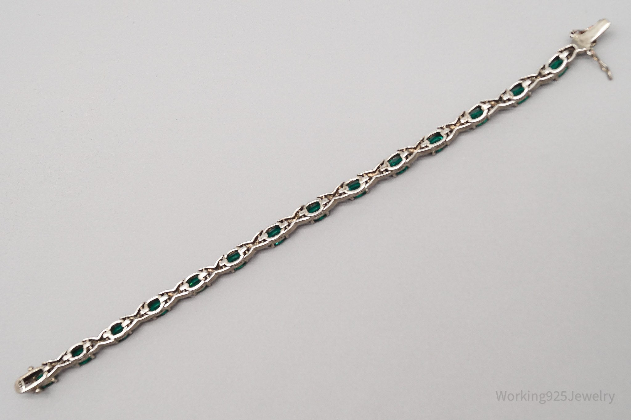 Vintage Green Stone Sterling Silver Bracelet - 7 5/8"