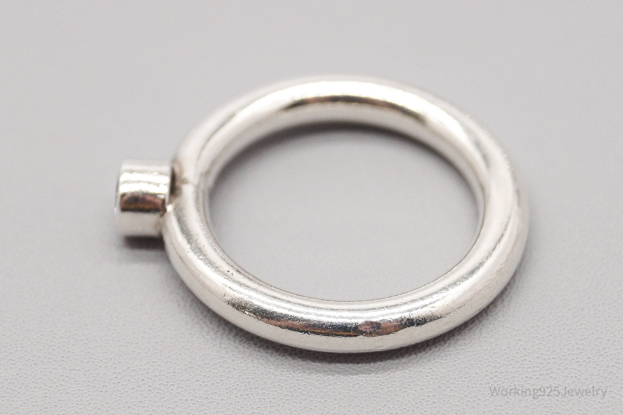 Vintage Cubic Zirconia Silver Rounded Band Ring - Size 6.5