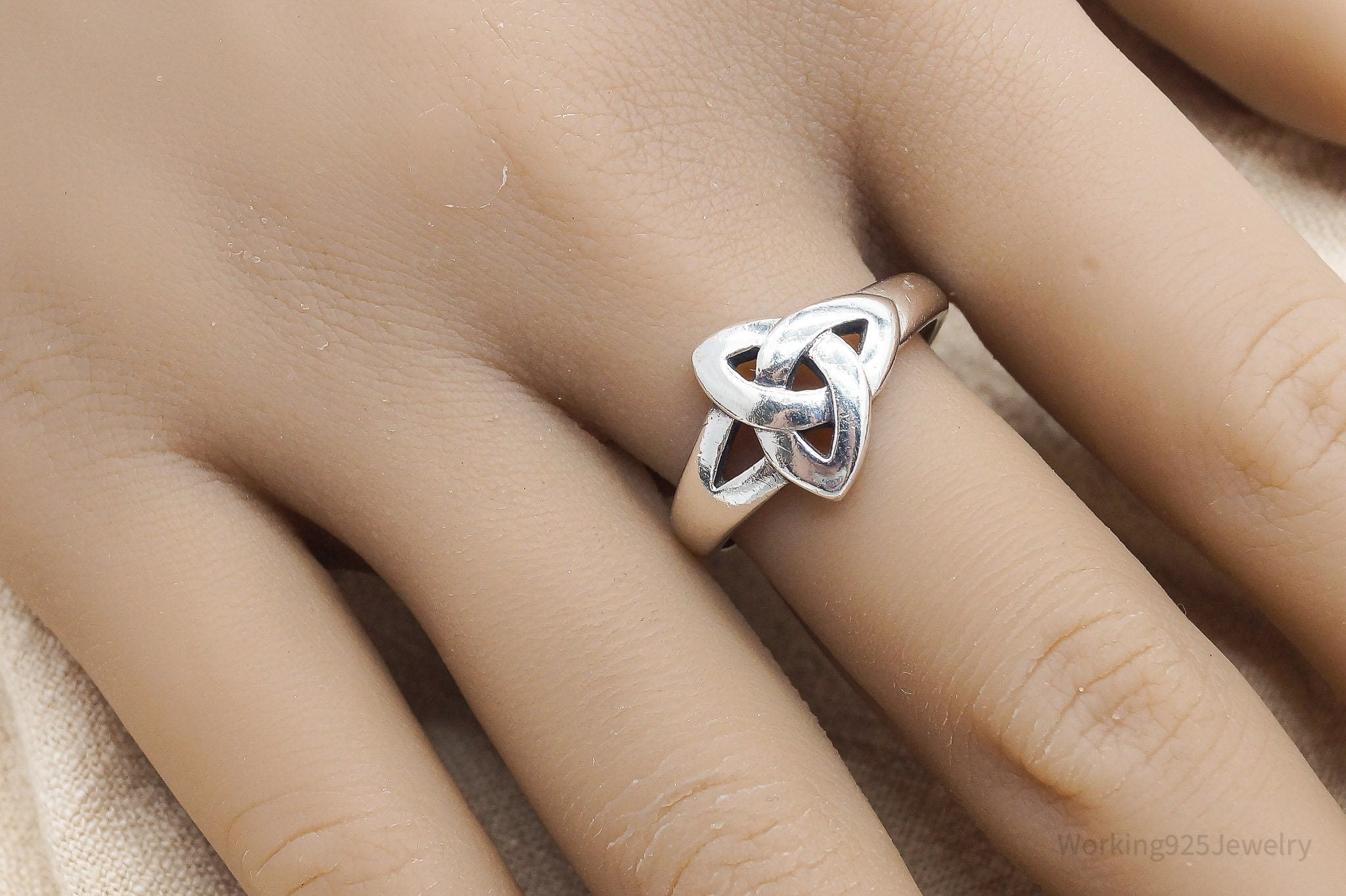 Vintage Designer Solvar Trinity Celtic Knot Sterling Silver Ring - Size 9.25