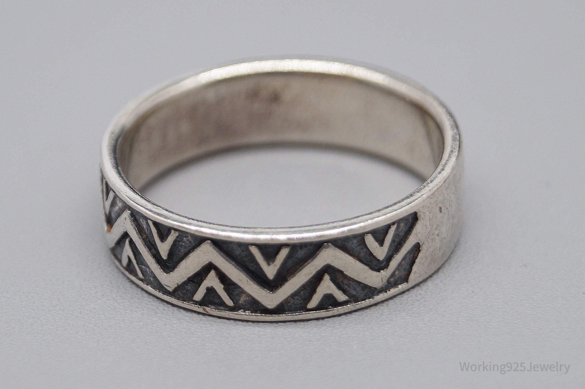 Vintage Zig Zag Pattern Sterling Silver Band Ring - Size 11.75