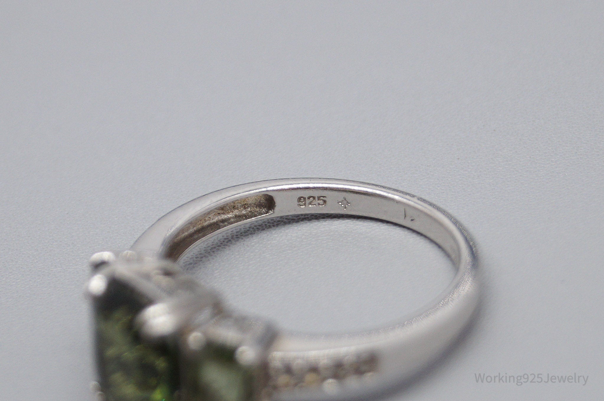 Vintage JTV's Green Moldavite & White Zircon Sterling Silver Ring - Size 9