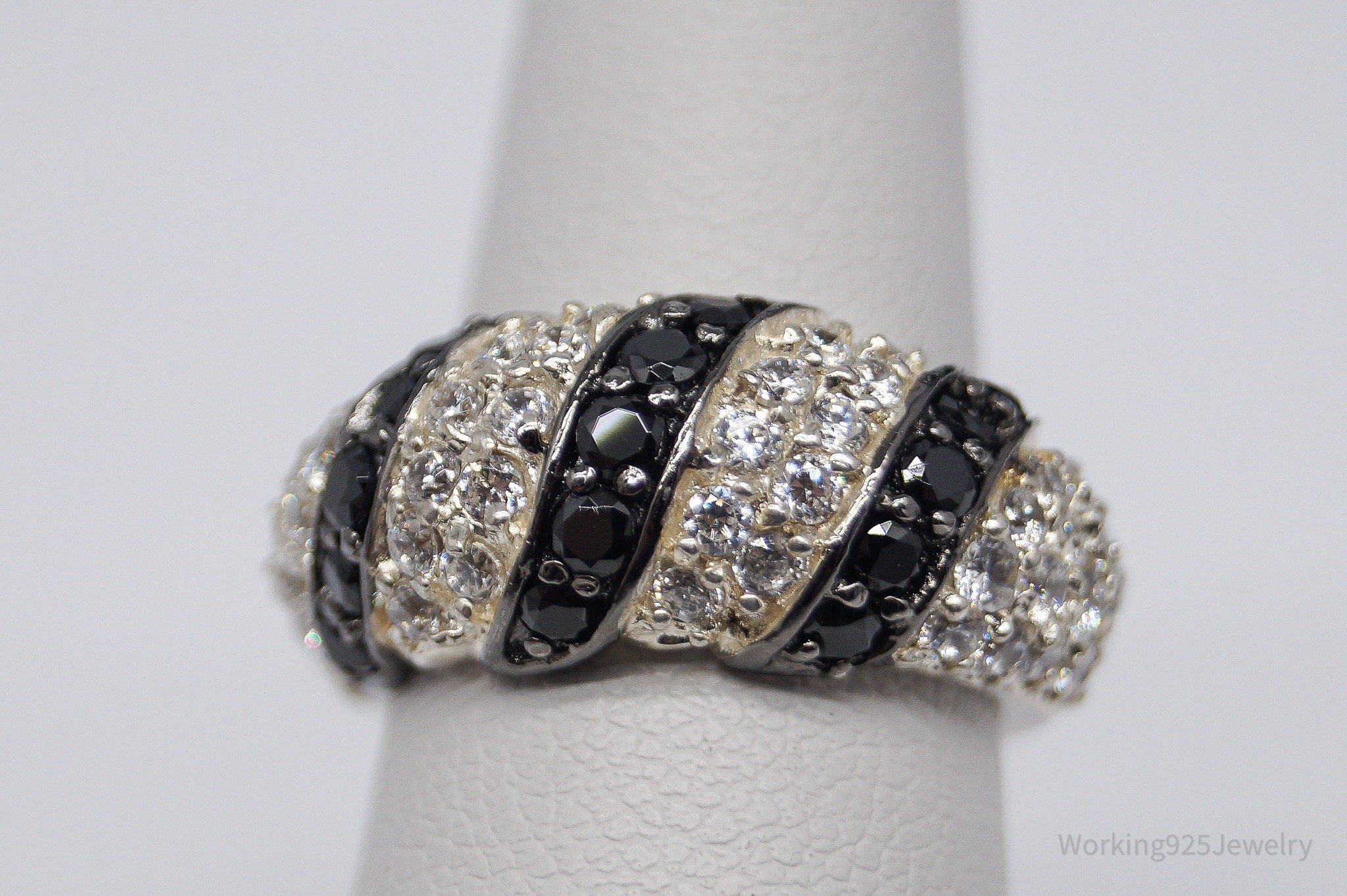 Vintage Black & White Cubic Zirconia Sterling Silver Ring - Size 4.75