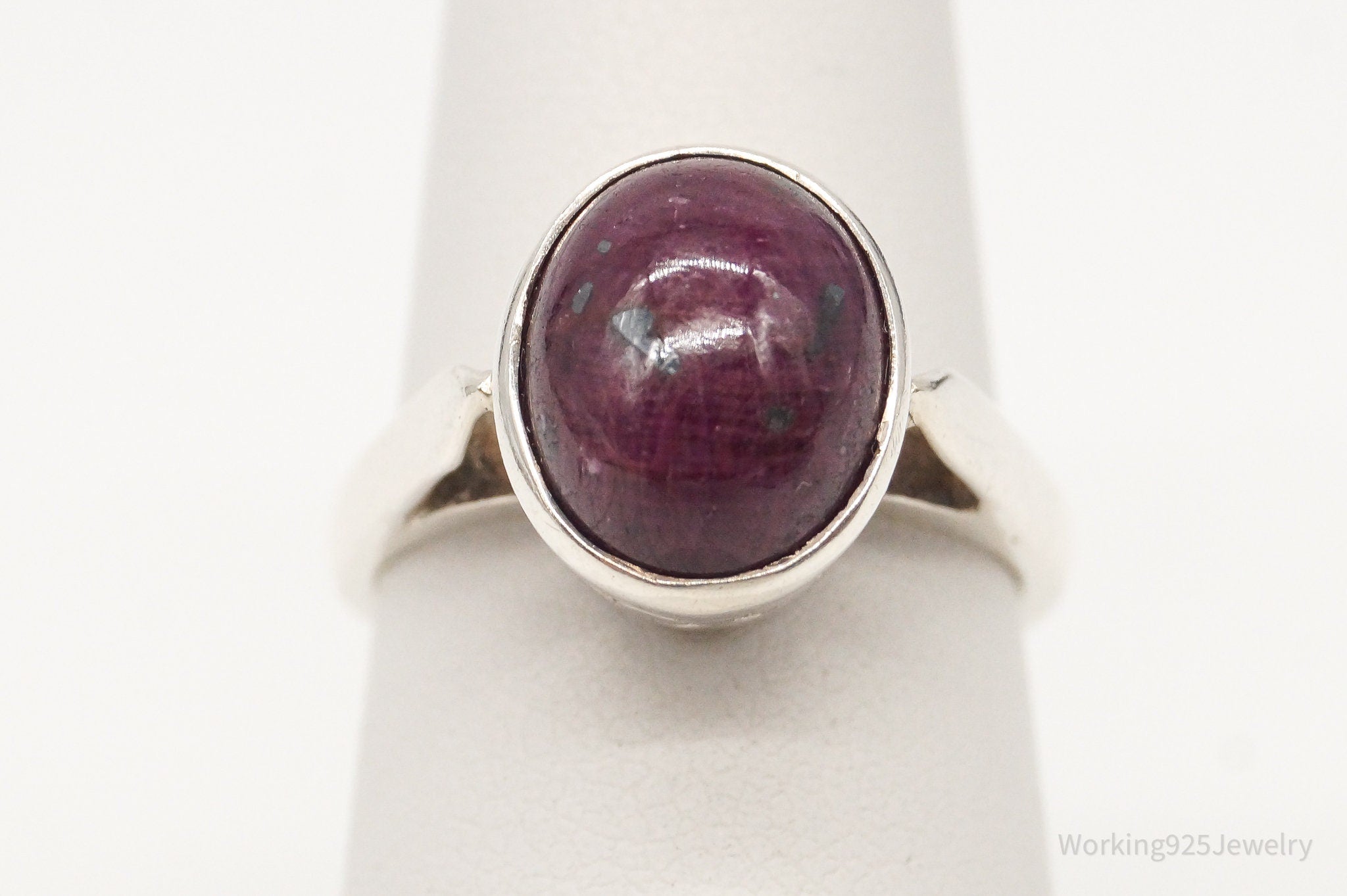 Vintage Maroon Stone Sterling Silver Ring - Size 5.5