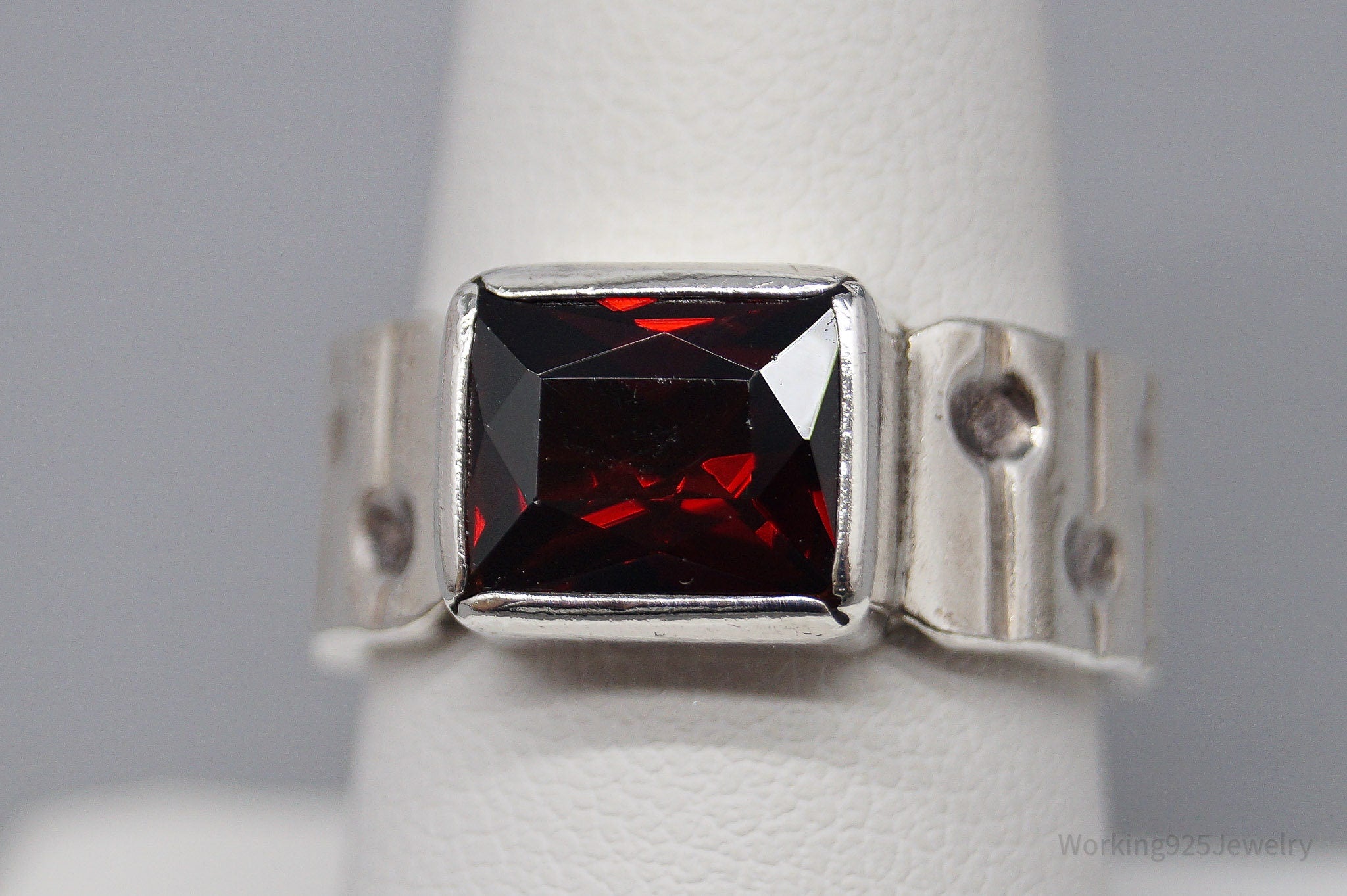 Vintage Garnet Modernist Style Sterling Silver Ring - Size 8.25