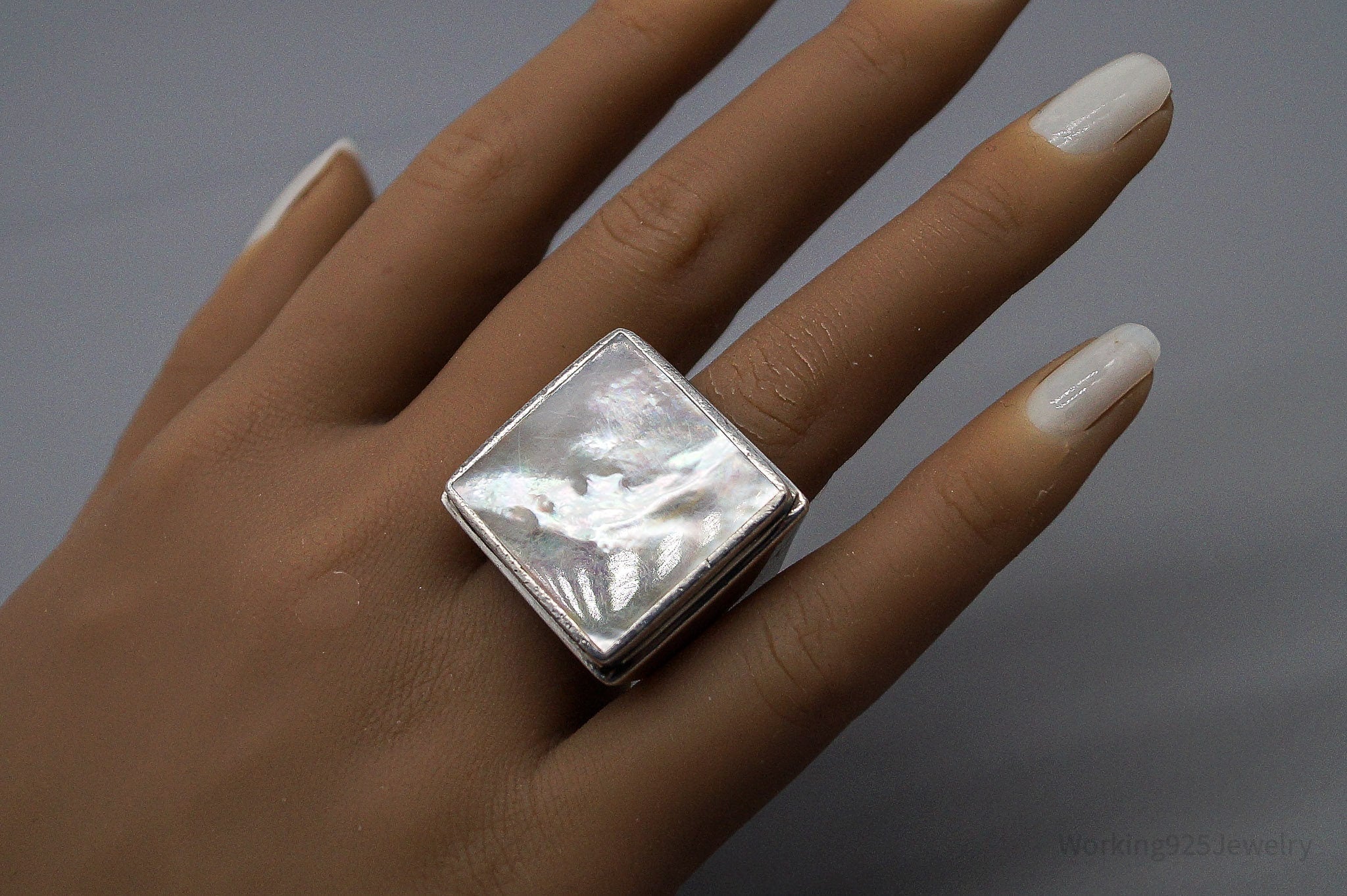 VTG Claudia Agudelo EXEX Collection Mother Of Pearl Sterling Silver Ring SZ 8.5