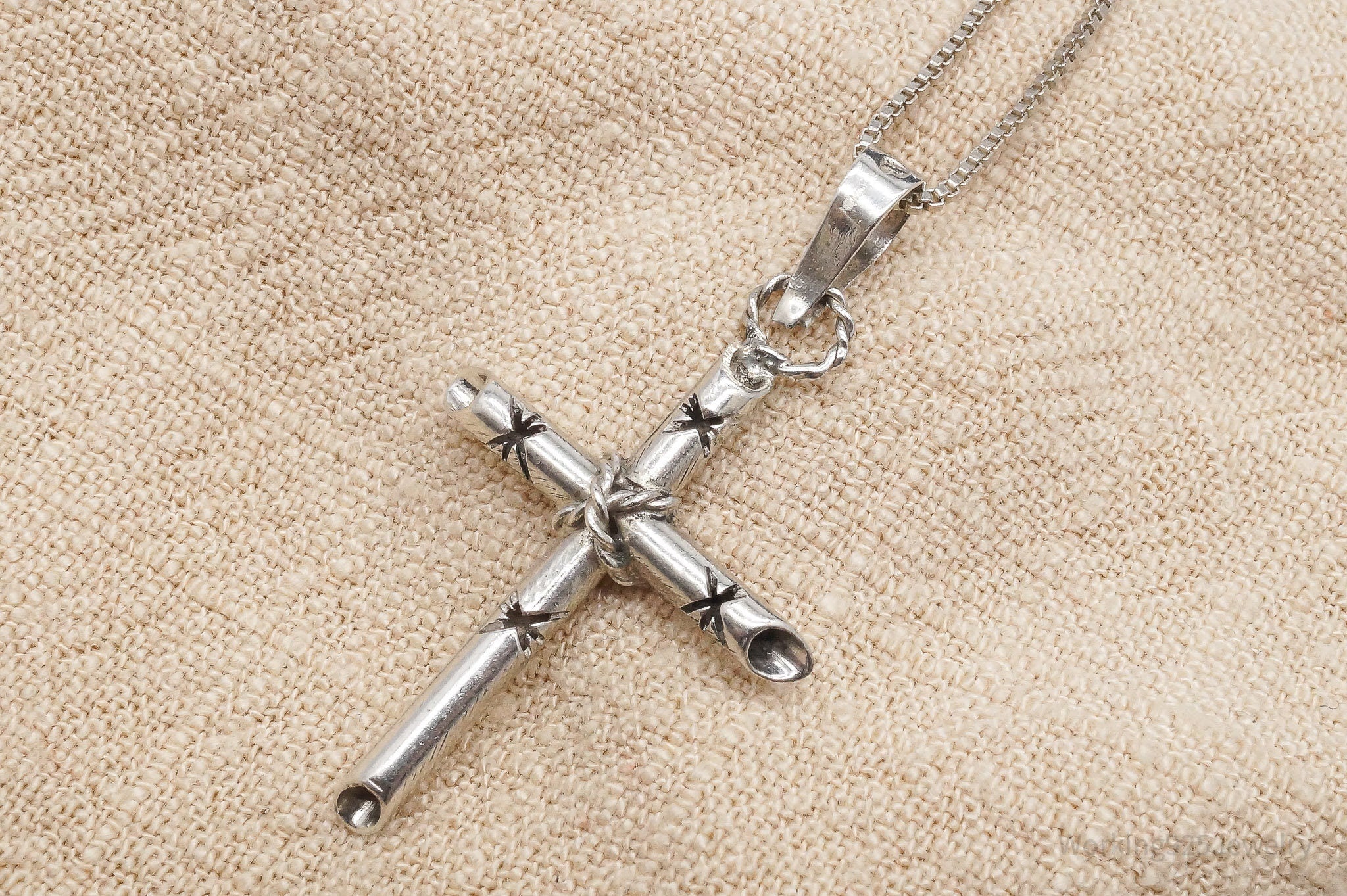 Vintage Cross Sterling Silver Necklace 16"