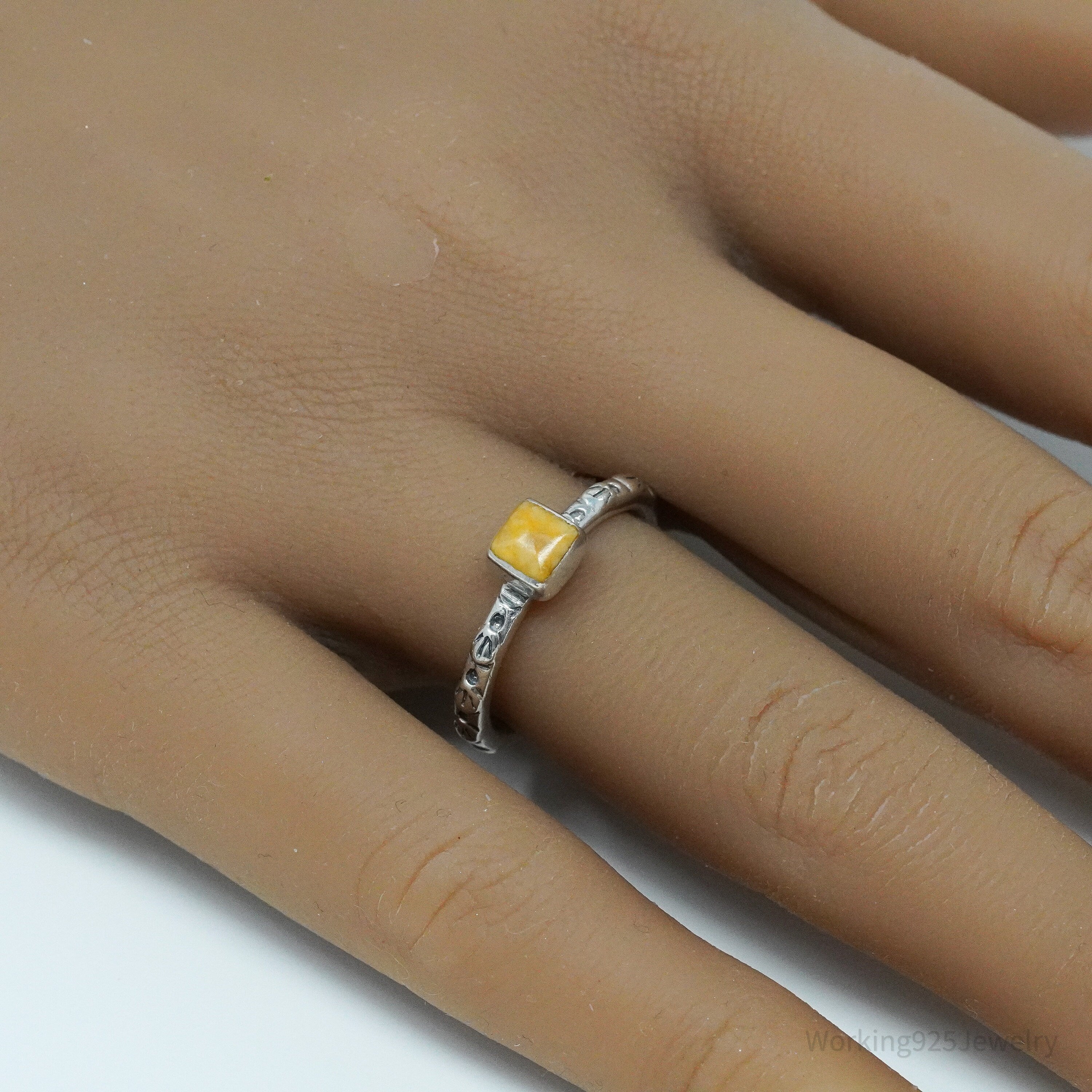 Vintage Peyote Bird Southwestern Shell Oyster Sterling Silver Ring - Size 7