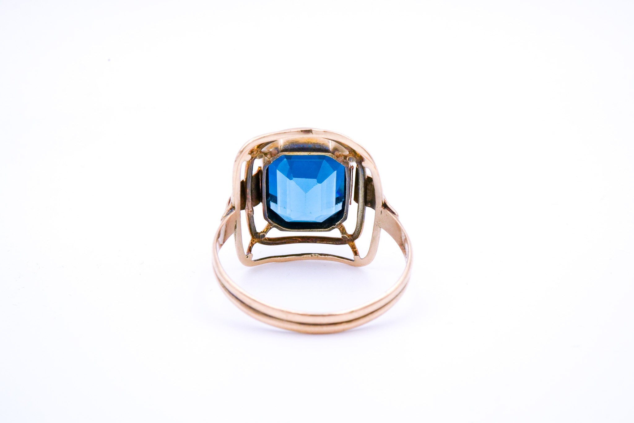 8K Yellow Gold & Spinel Ring - Size 9