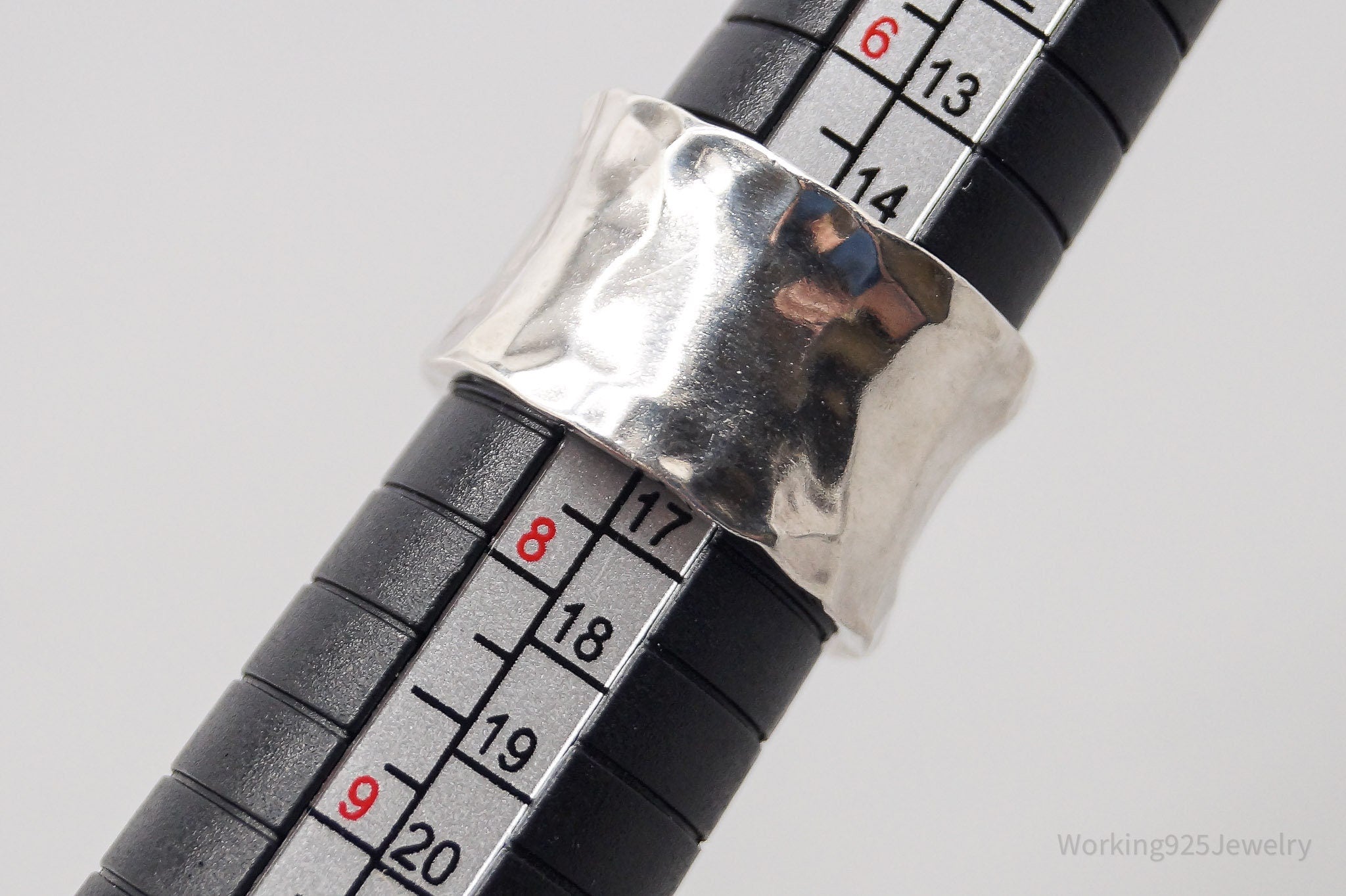 Vintage Hammered Style Sterling Silver Band Ring - Size 7.5