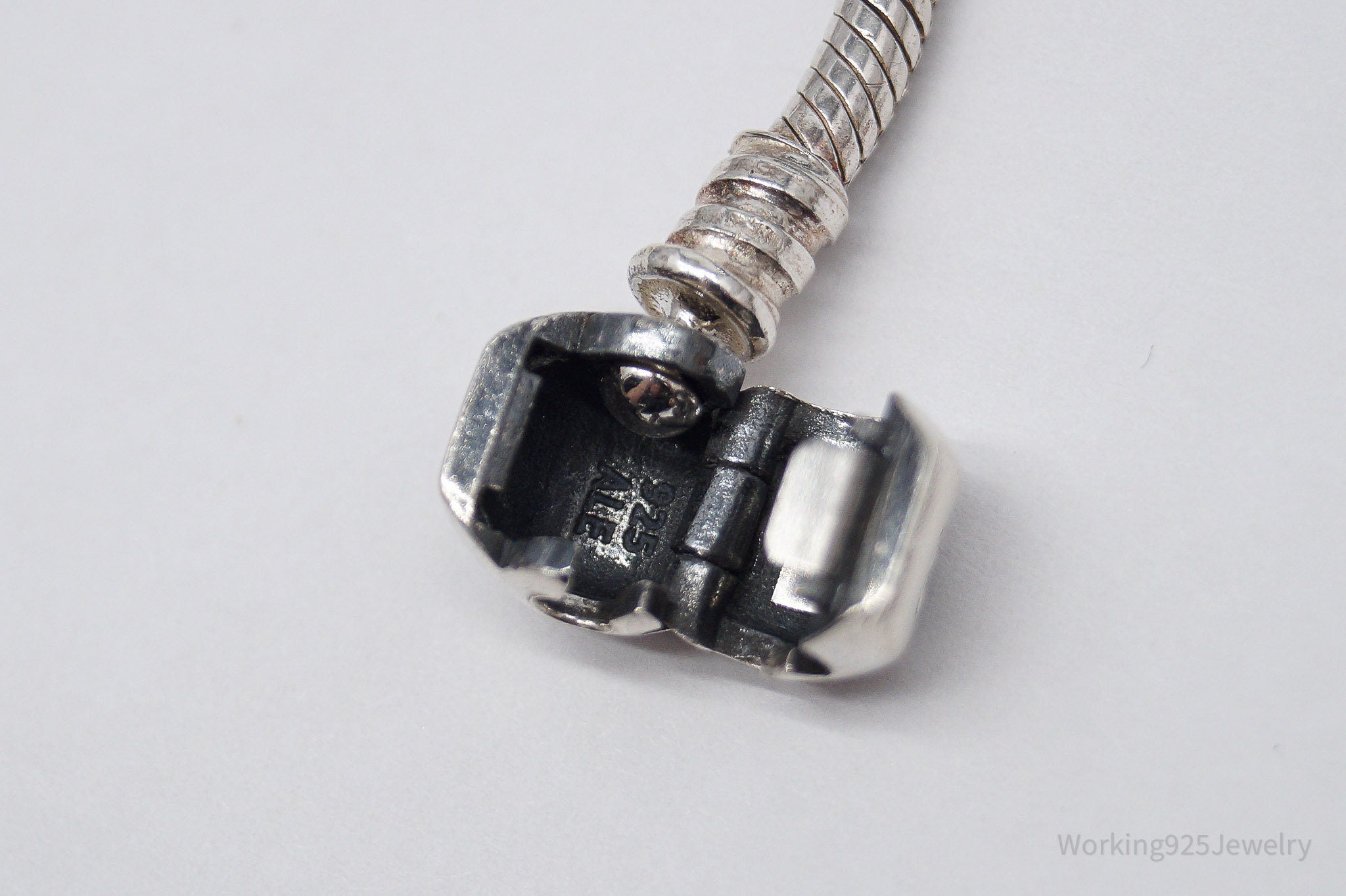 VTG Pandora Iconic Pandora Logo Sterling Silver Clasp Charm Bracelet 8 3/8"