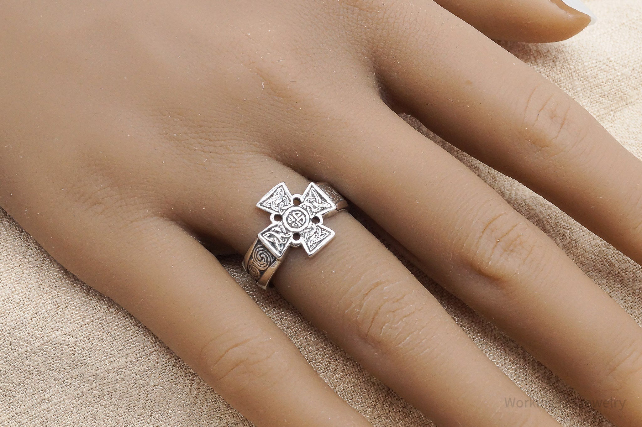 Vintage Celtic Knot Cross Sterling Silver Ring - Size 7.25