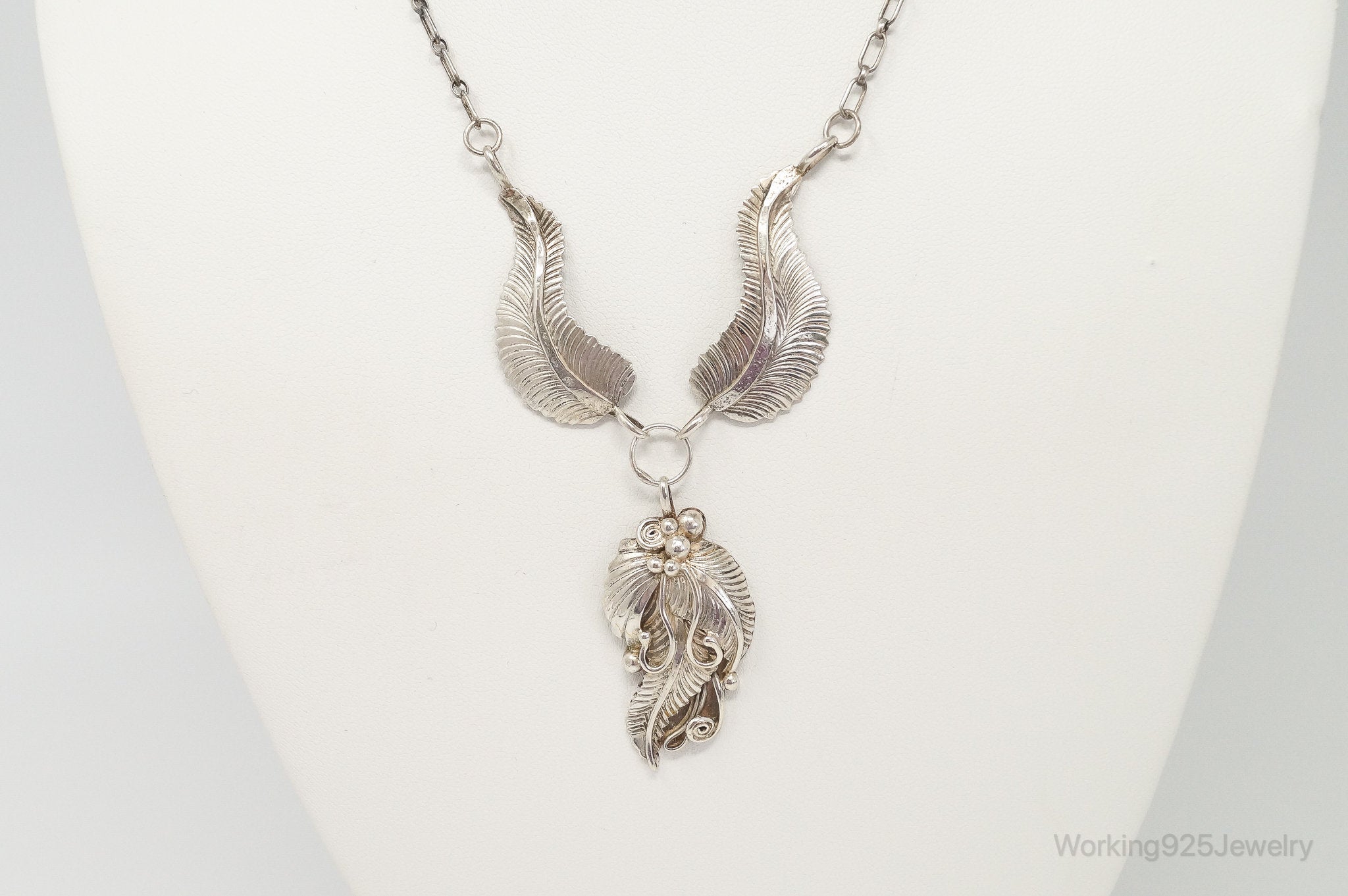 Vintage Native America F Handmade Feathers Design Sterling Silver Necklace