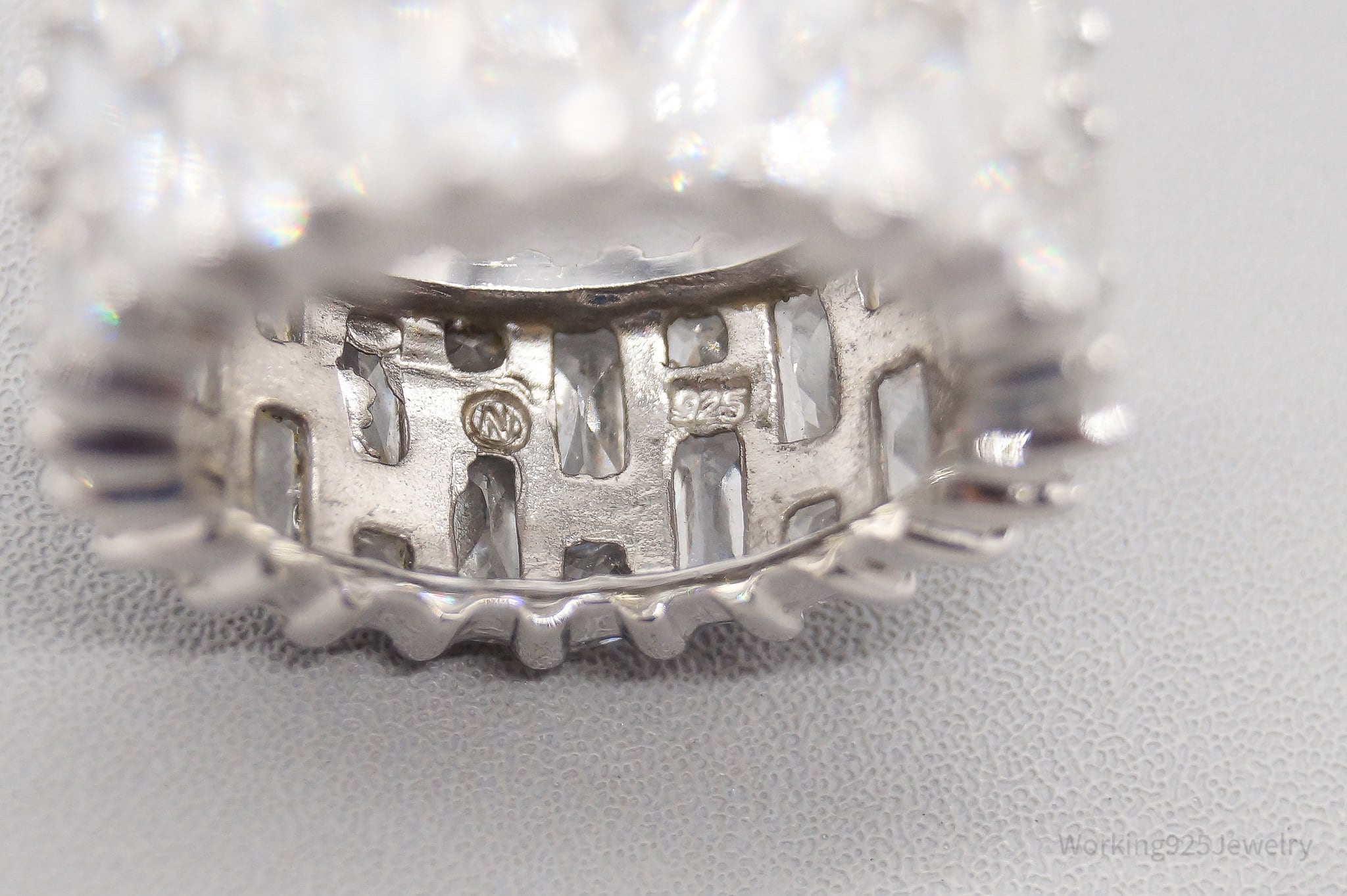 Vintage Cubic Zirconia Sterling Silver Band Ring - Size 6.25