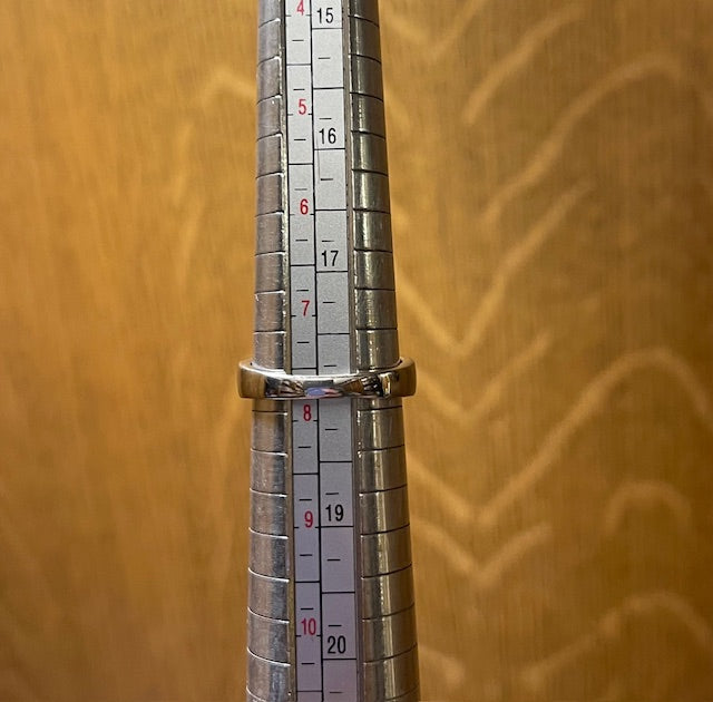 Vintage QJ Green Emerald Sterling Silver Ring - Size 8