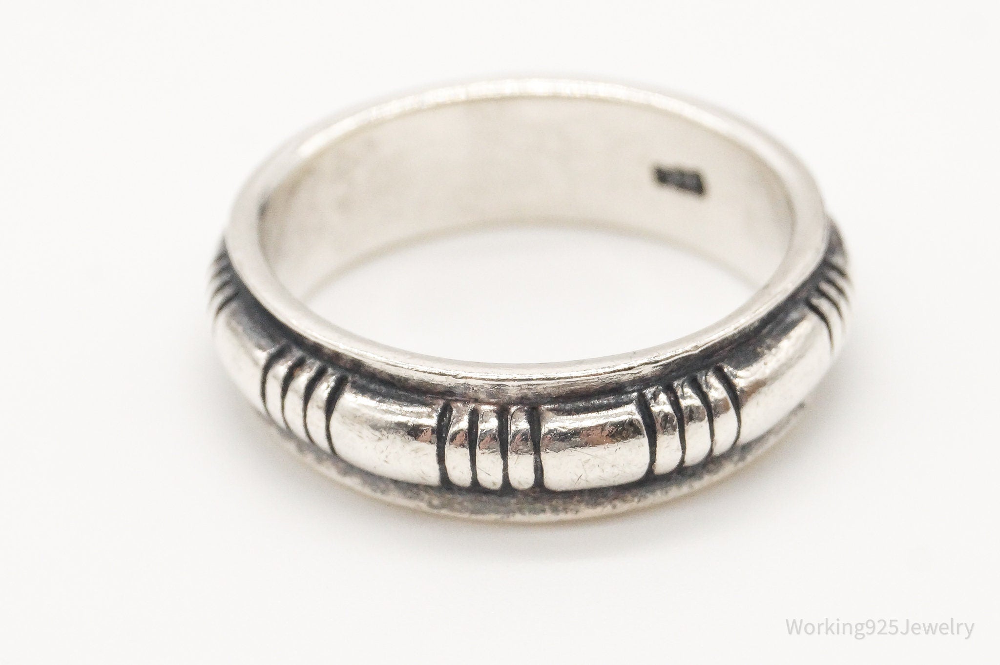 Vintage Sleek Modern Sterling Silver Band Ring - Size 7.75