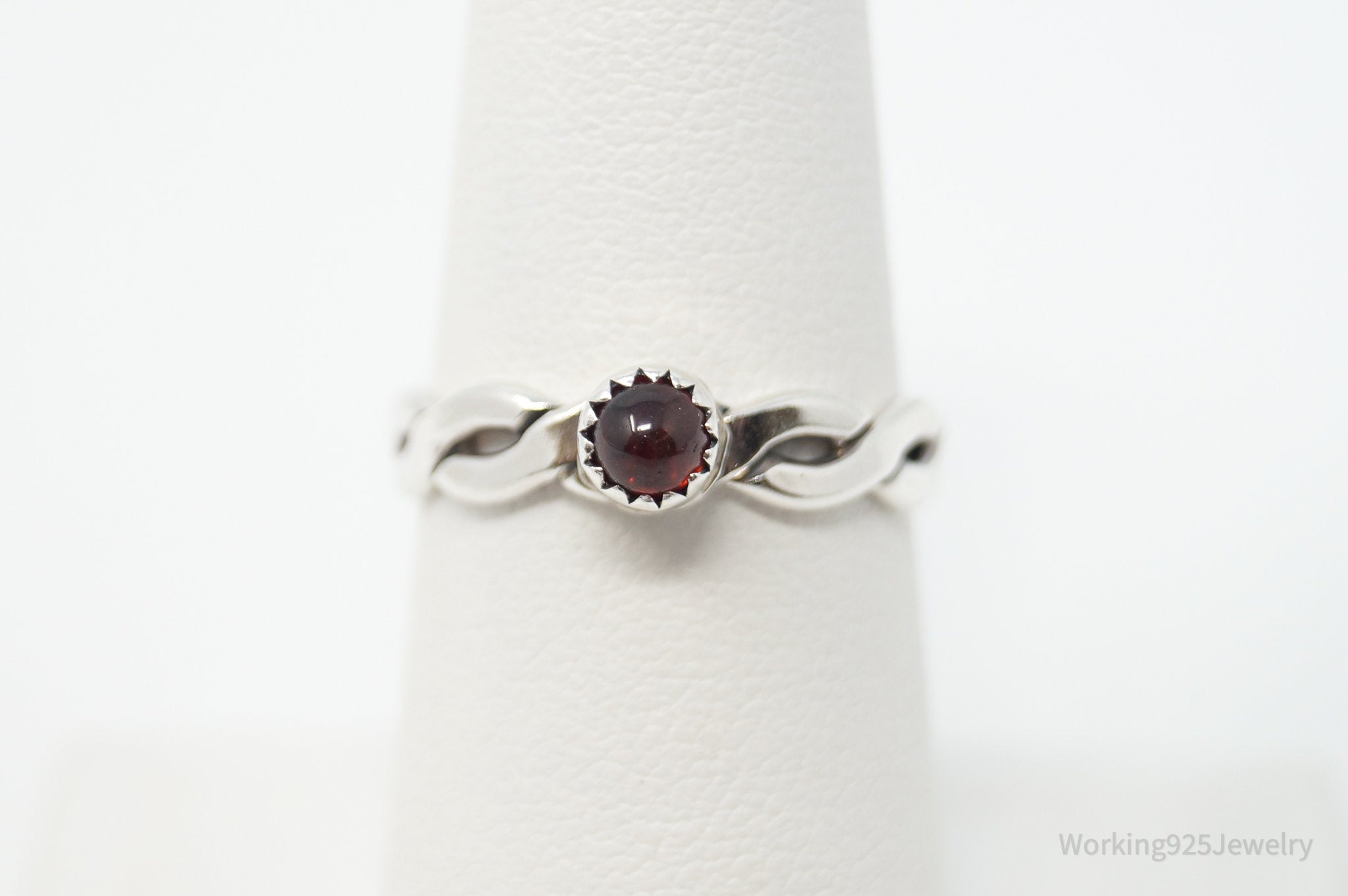 Vintage Garnet Twisted Band Sterling Silver Ring - Size 7