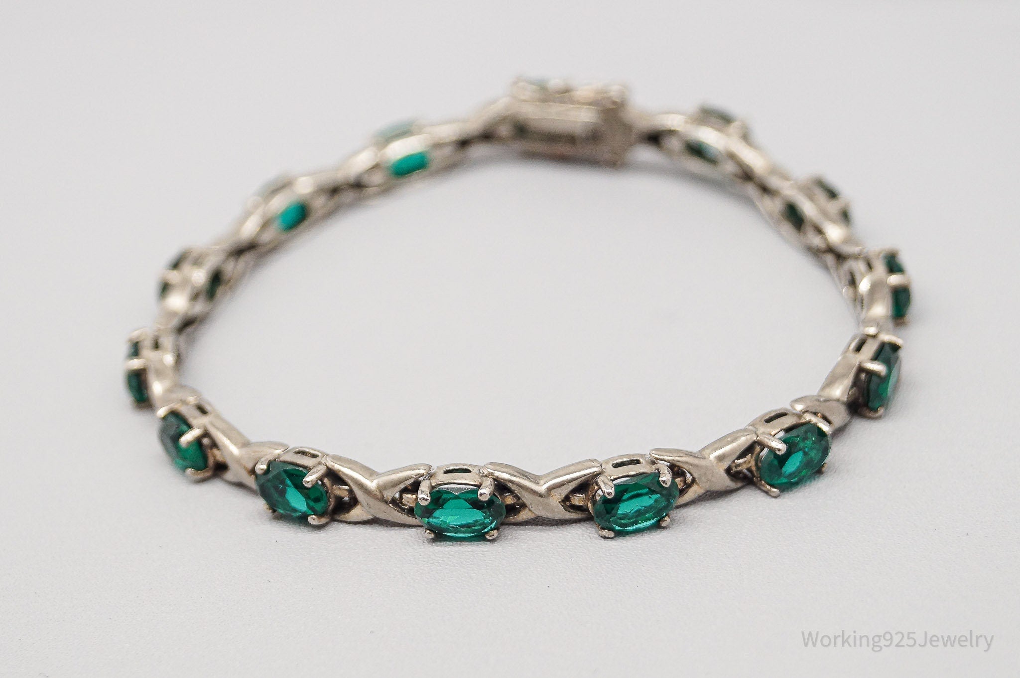 Vintage Green Stone Sterling Silver Bracelet - 7 5/8"