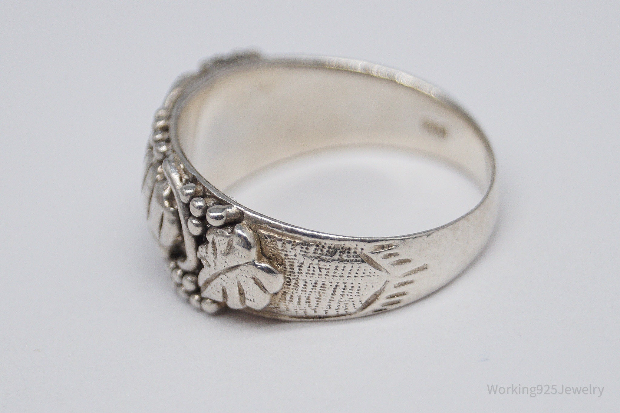 Vintage Grape Vine Leaves Sterling Silver Band Ring - Size 8