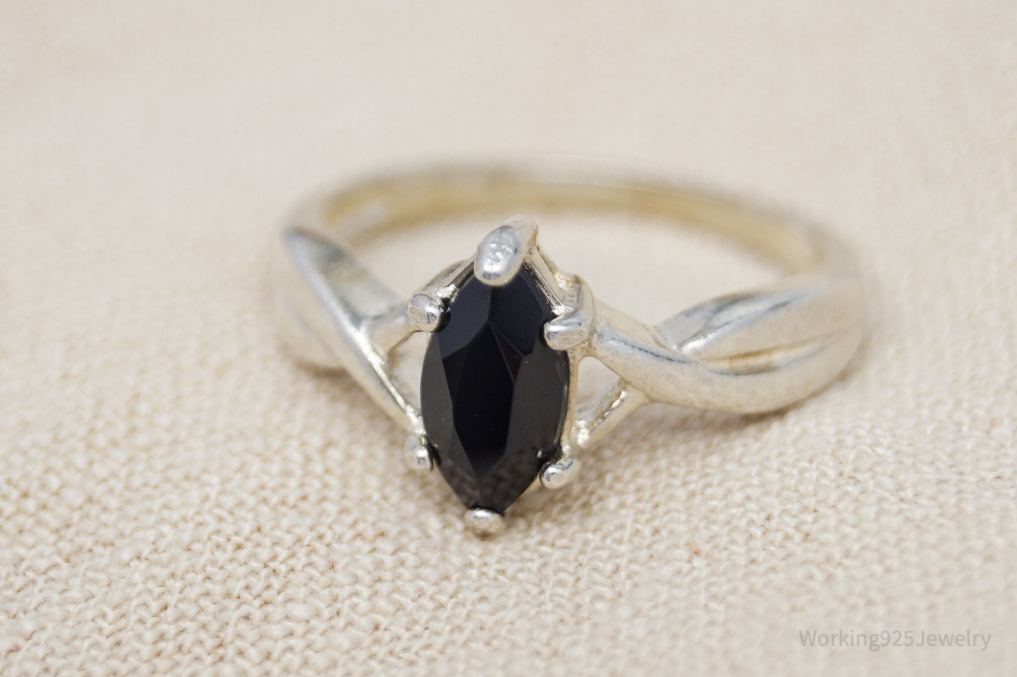 Vintage Avon Black Onyx Sterling Silver Ring - Size 8