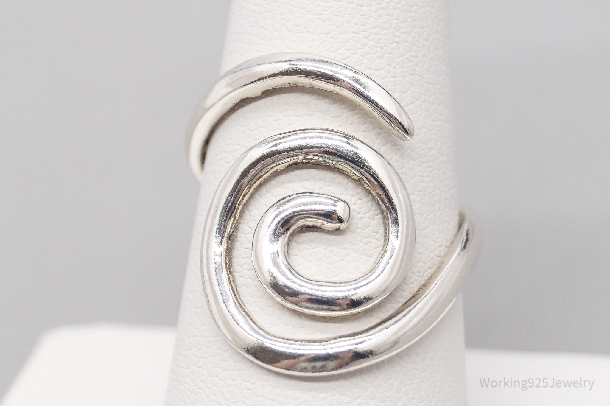 Vintage Spiral Modernist Sleek Sterling Silver Ring - Size 8.75