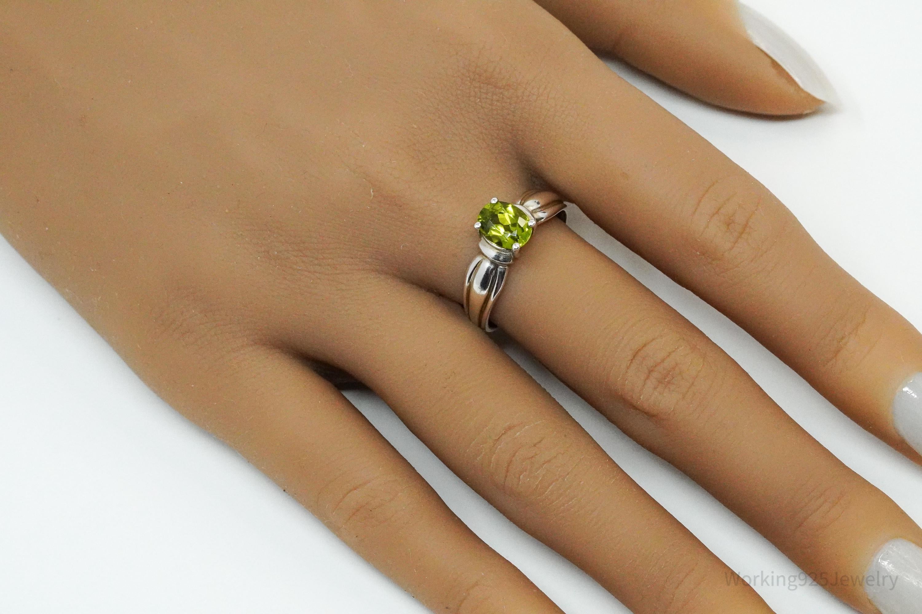 Vintage Green Peridot Sterling Silver Ring - Size 9.5