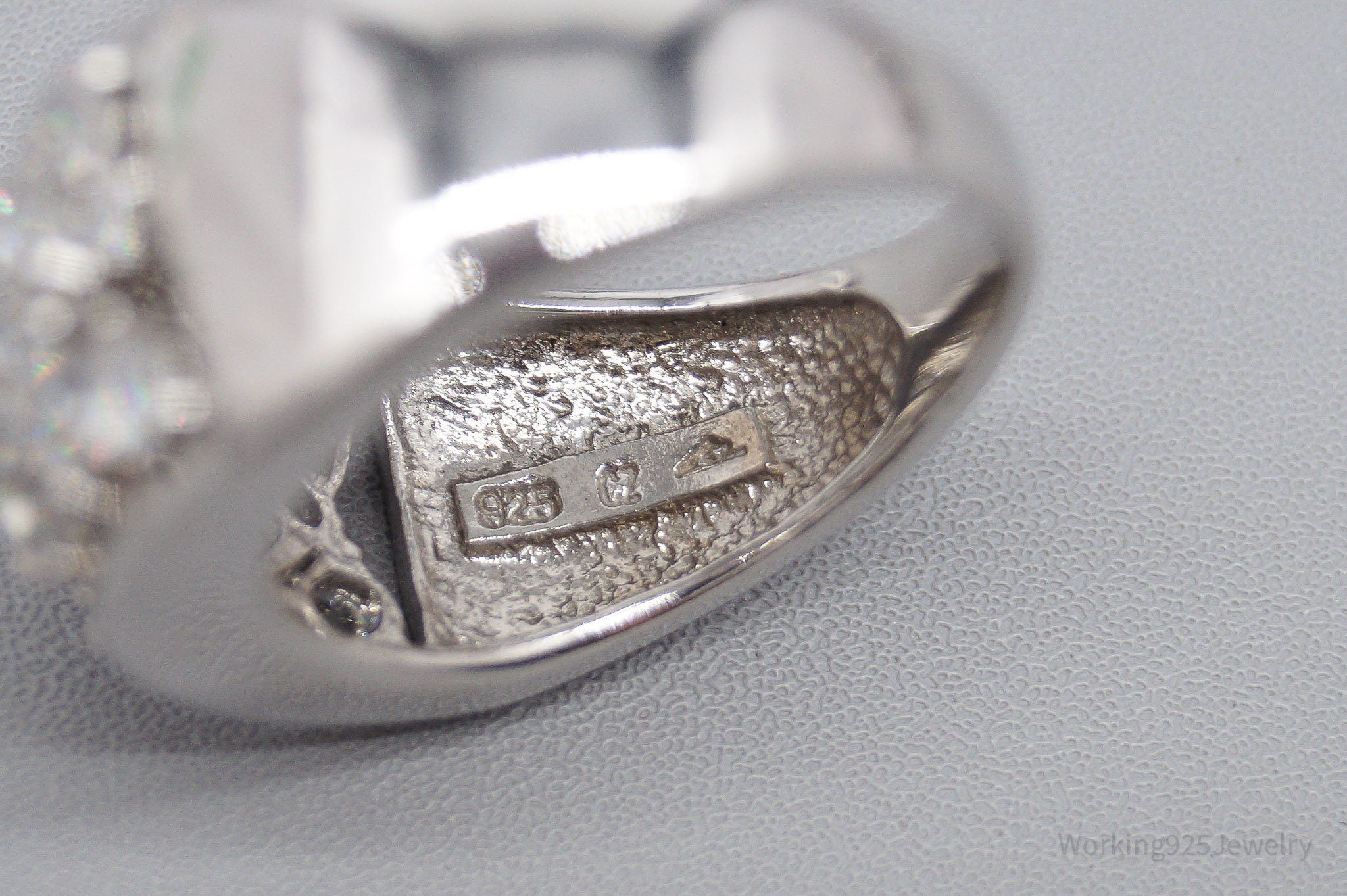 Vintage Cubic Zirconia Sterling Silver Band Ring - Size 7.75