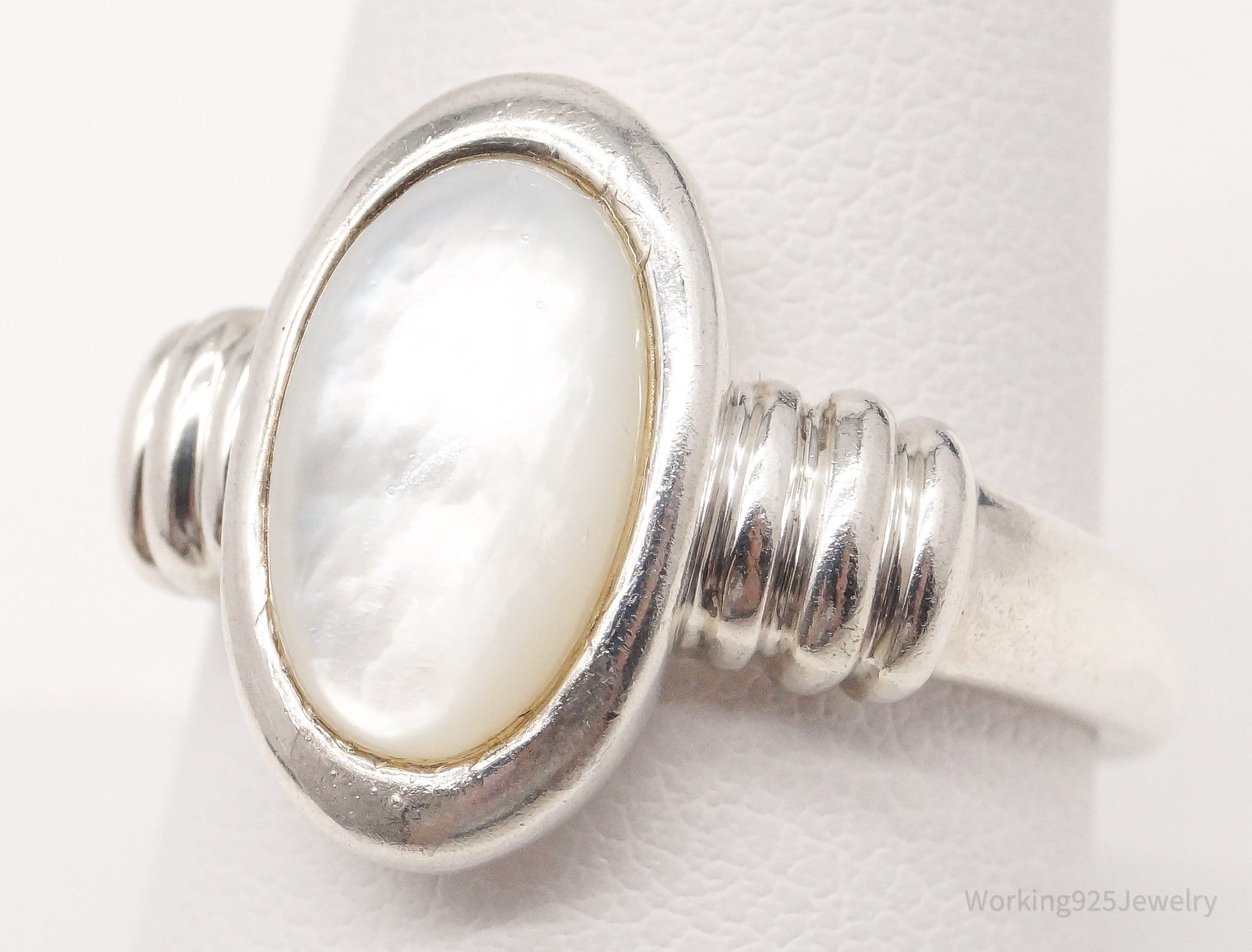 Vintage Mother Of Pearl Sterling Silver Ring - Size 8.75