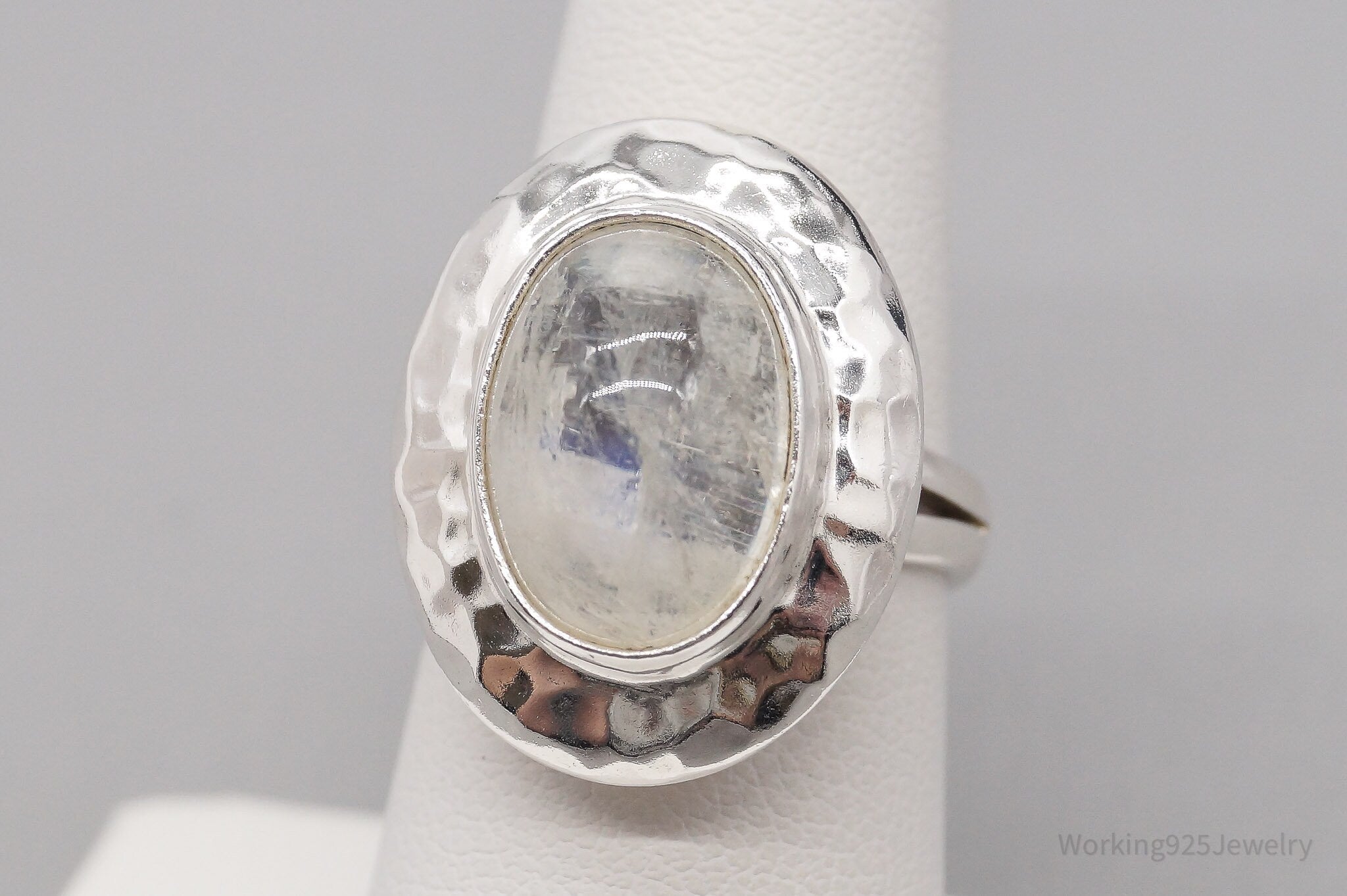 Vintage Moonstone Hammered Style Sterling Silver Ring - Size 6.75