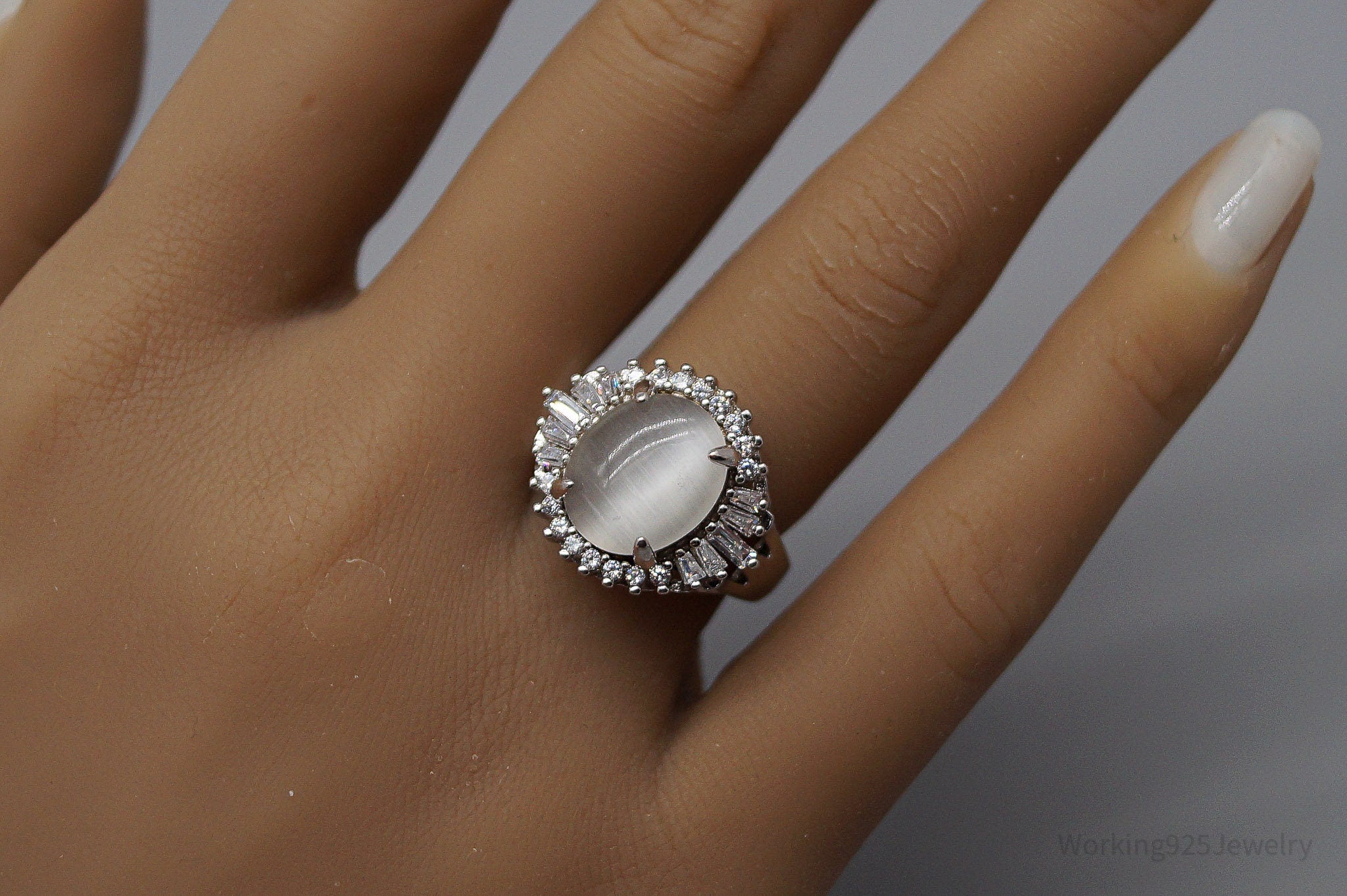 Vintage Cats Eye & Cubic Zirconia Sterling Silver Ring Size 7