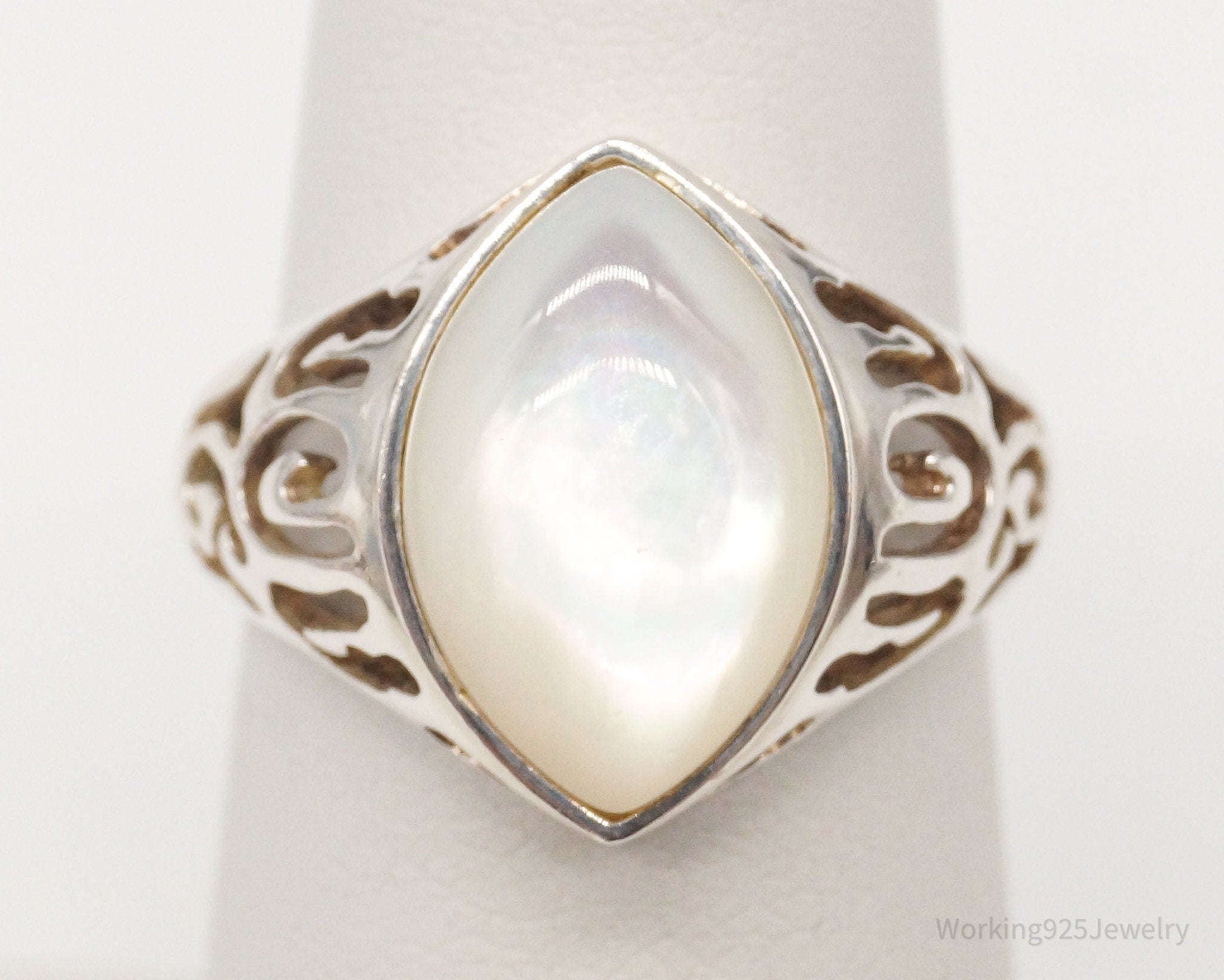 Vintage Mother Of Pearl Sterling Silver Ring - SZ 5.75