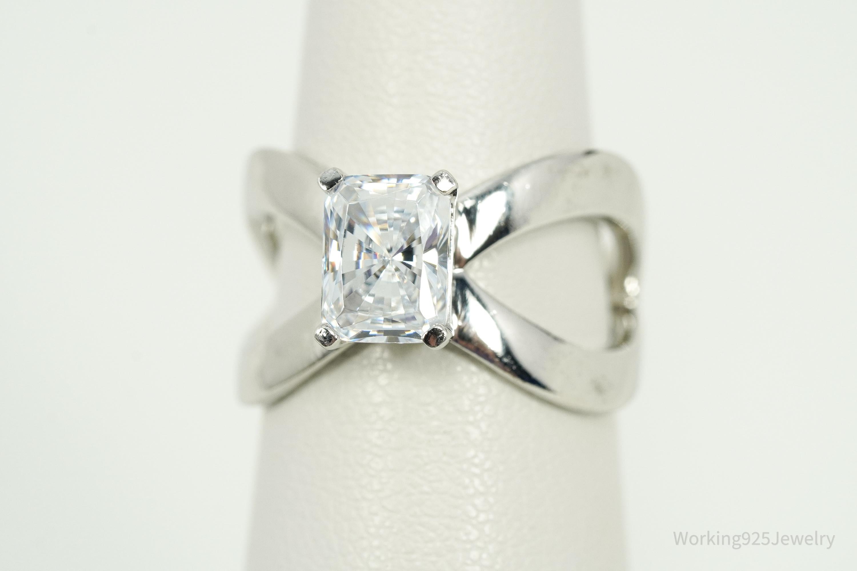 Vintage UTC Cubic Zirconia Sterling Silver Ring Size 6