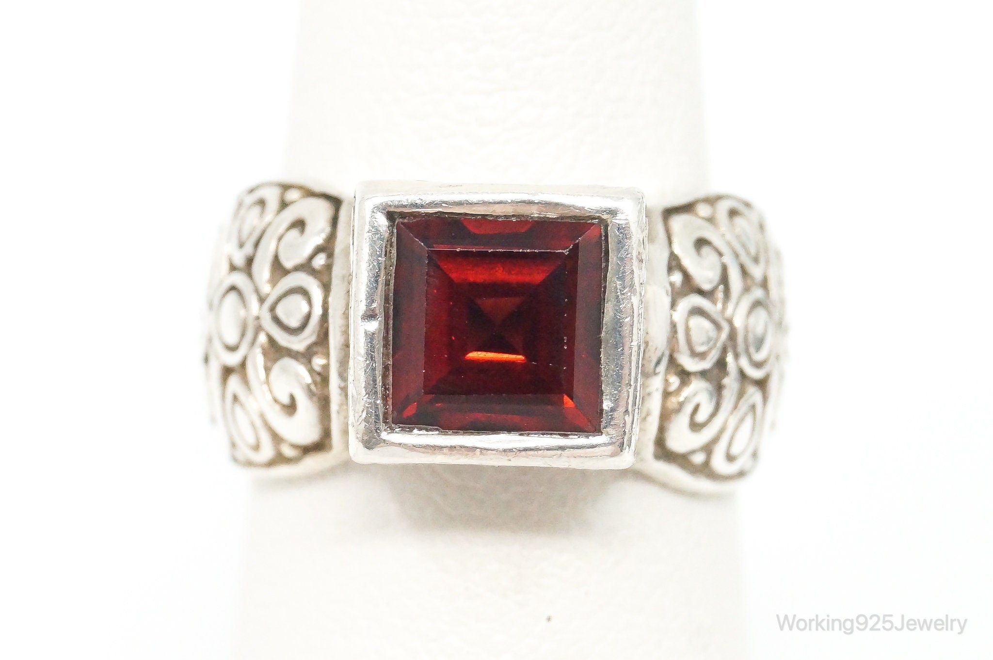 Vintage Garnet Sterling Silver Ring - Size 6