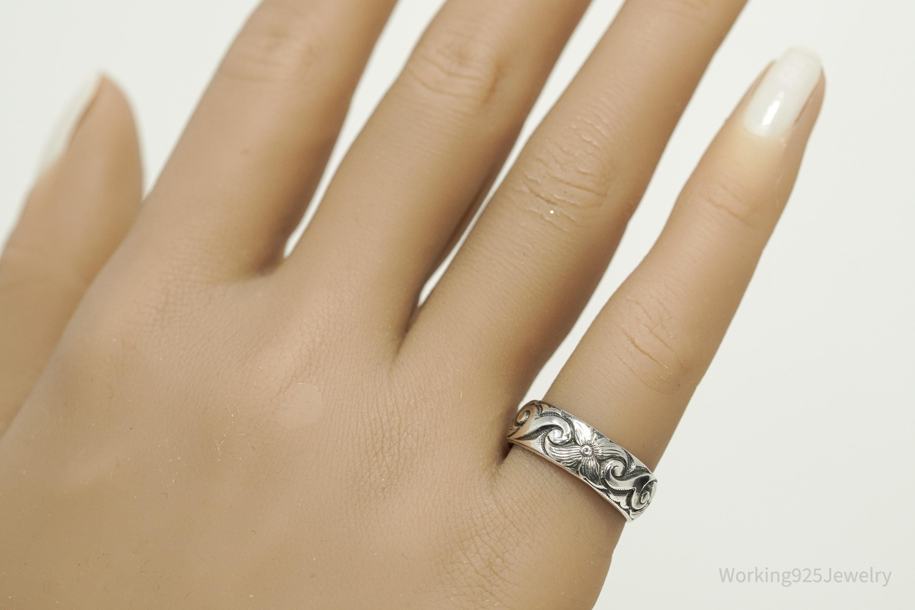 Antique Art Nouveau Floral Pattern Silver Band Ring - Size 6.25