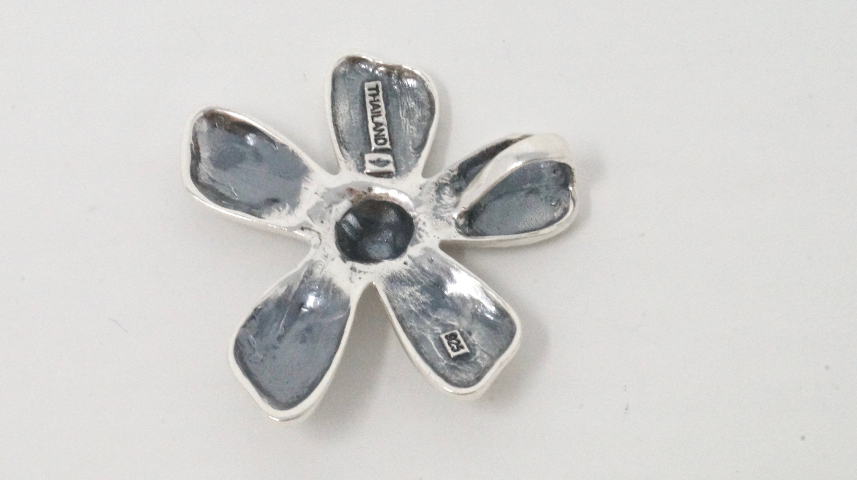 Vintage Designer Silpada Sterling Silver Hammered Daisy Flower Necklace Pendant