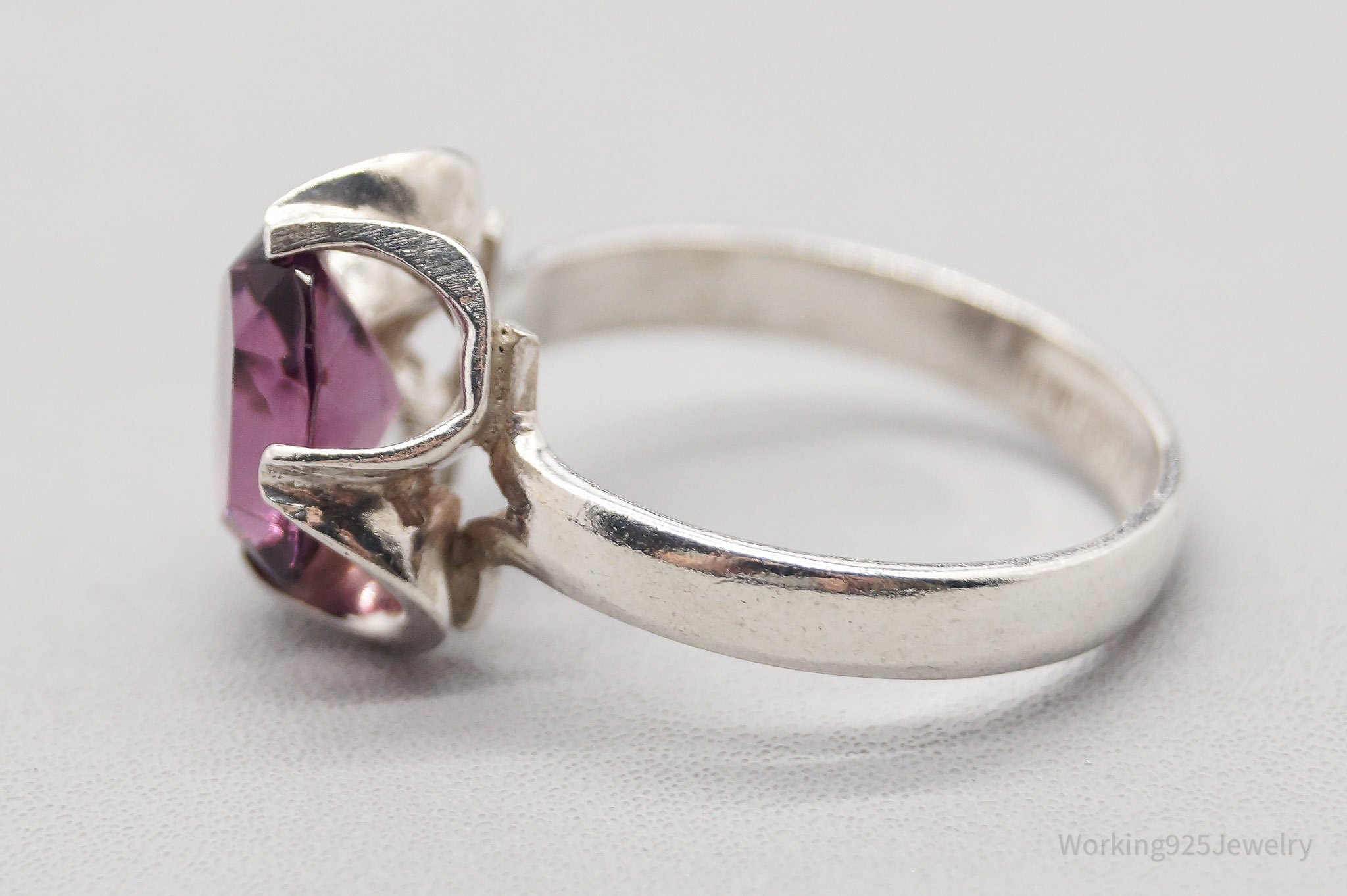 Vintage Sleek Purple Glass Stone Sterling Silver Ring - Size 7.75